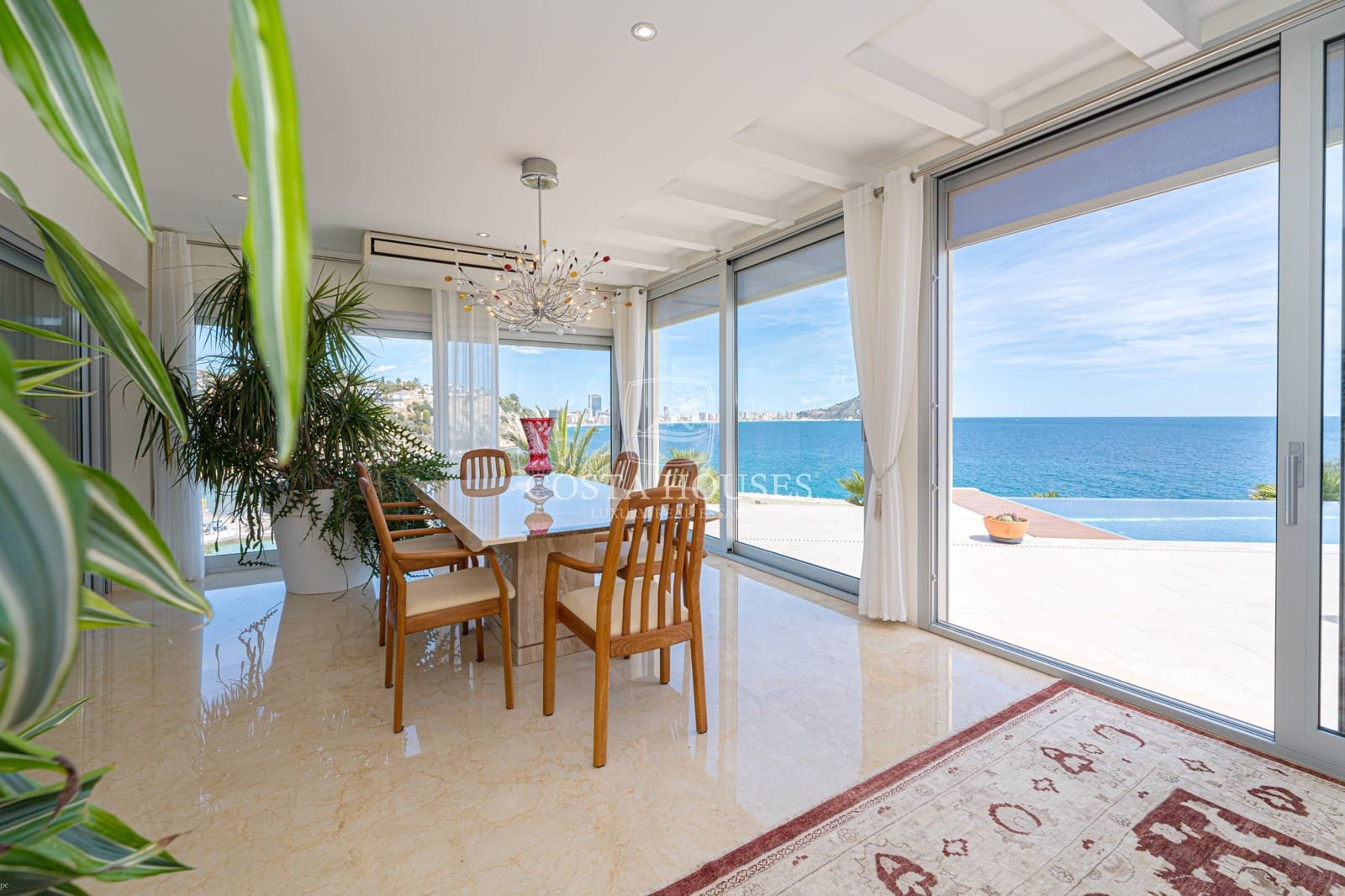 4 soverom Villa til salgs i Calpe / Calp med svømmebasseng garasje - € 4 200 000 (Ref: 8961556)