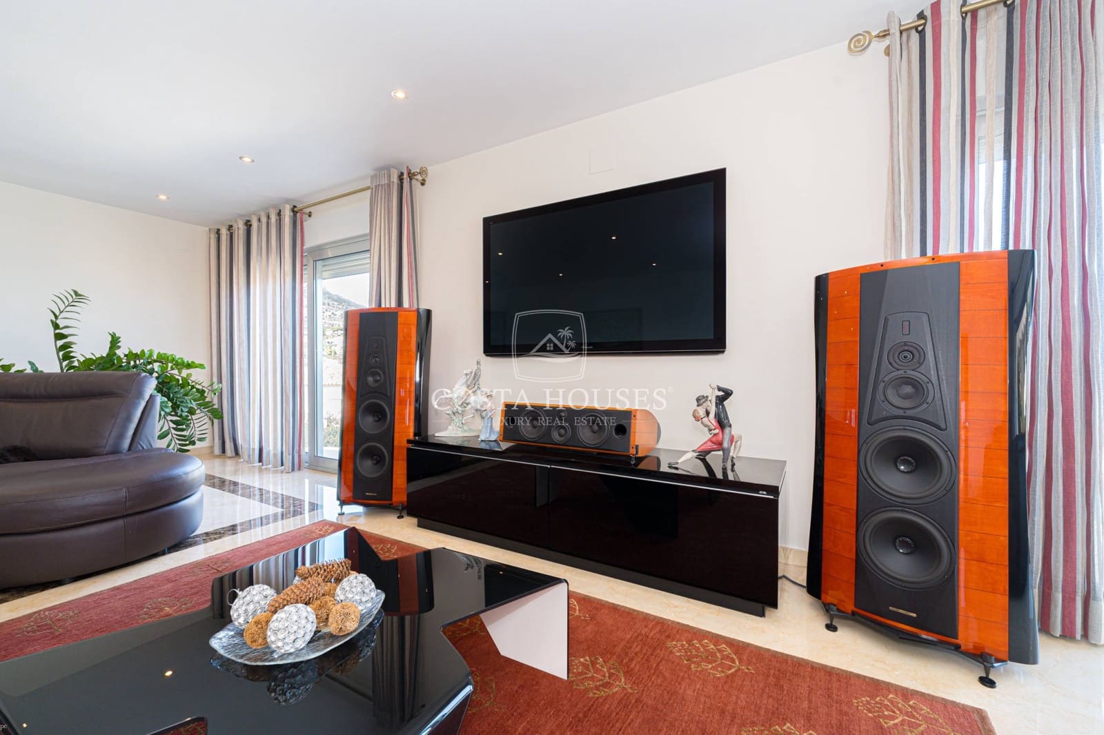 4 soverom Villa til salgs i Calpe / Calp med svømmebasseng garasje - € 4 200 000 (Ref: 8961556)