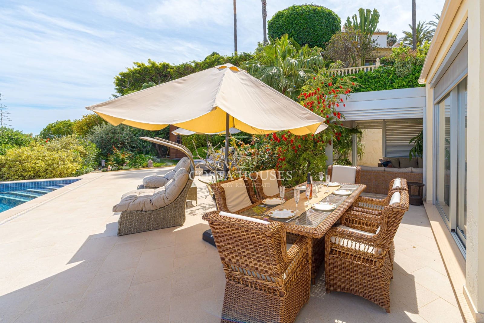 4 soverom Villa til salgs i Calpe / Calp med svømmebasseng garasje - € 4 200 000 (Ref: 8961556)