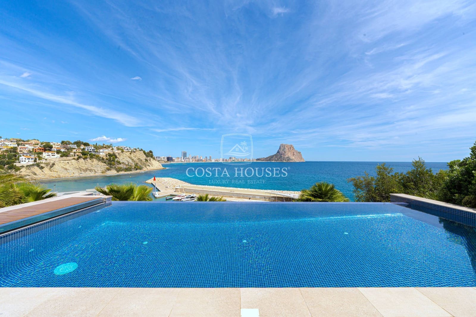 4 soverom Villa til salgs i Calpe / Calp med svømmebasseng garasje - € 4 200 000 (Ref: 8961556)