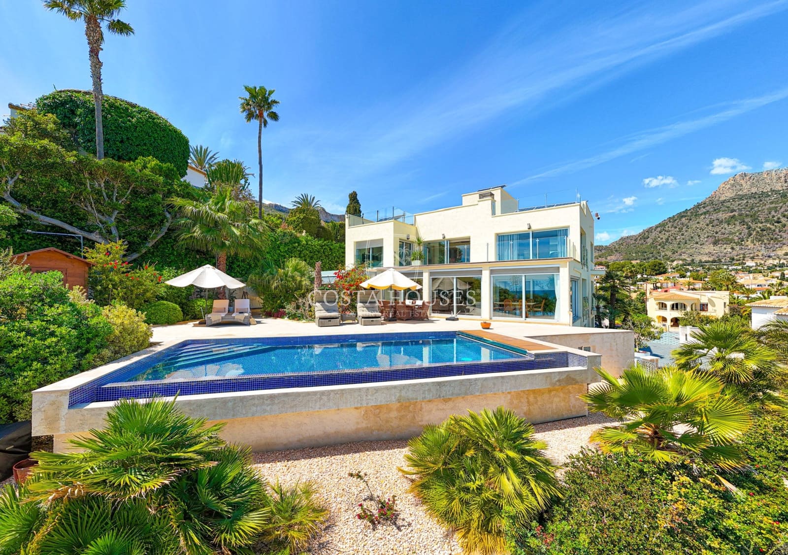 4 soverom Villa til salgs i Calpe / Calp med svømmebasseng garasje - € 4 200 000 (Ref: 8961556)