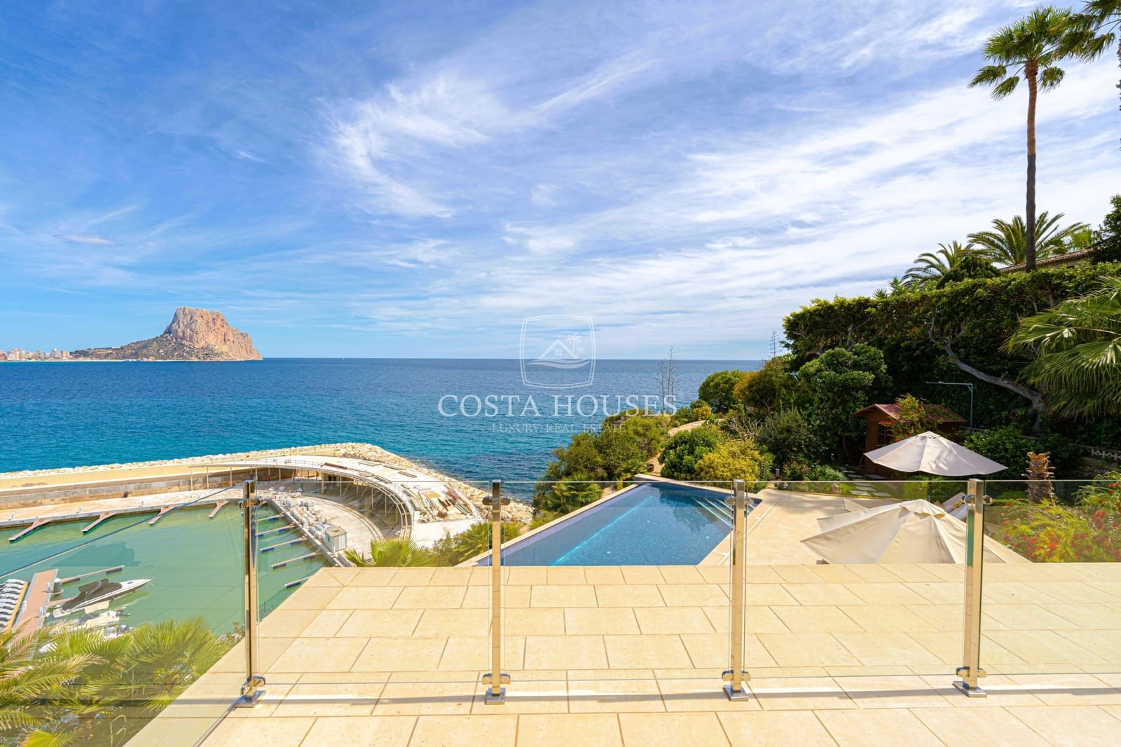 4 soverom Villa til salgs i Calpe / Calp med svømmebasseng garasje - € 4 200 000 (Ref: 8961556)