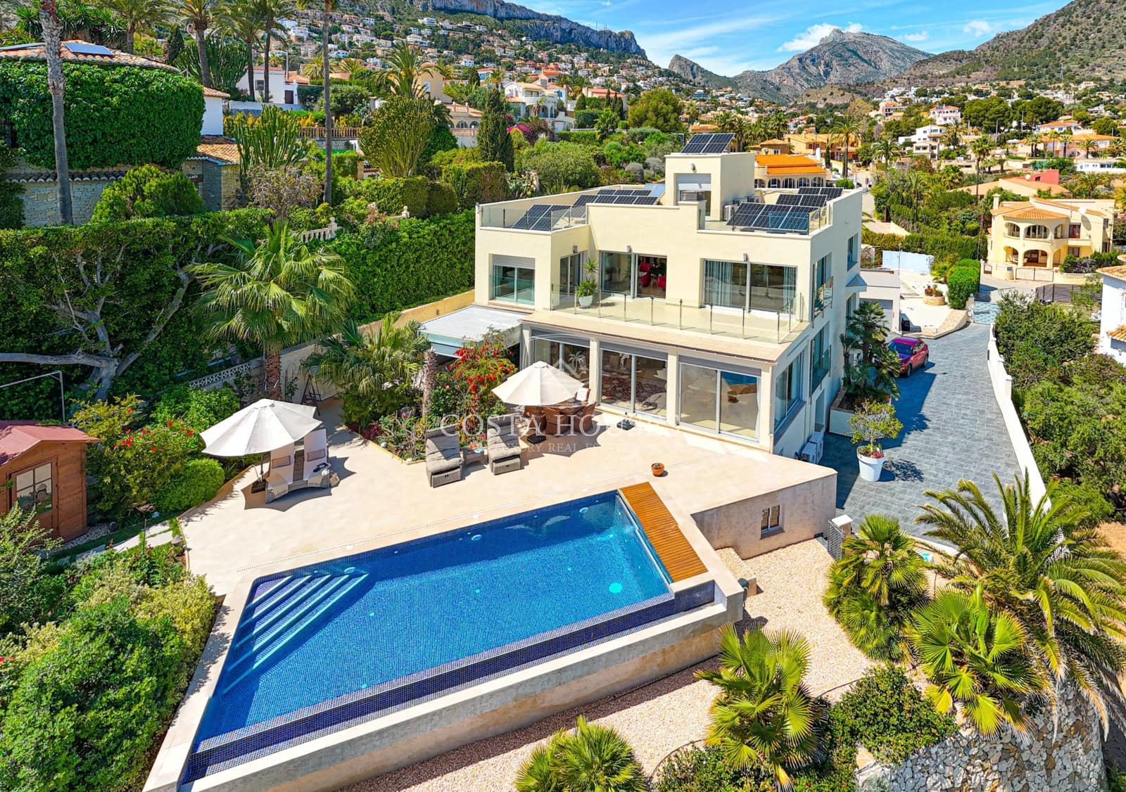 4 soverom Villa til salgs i Calpe / Calp med svømmebasseng garasje - € 4 200 000 (Ref: 8961556)