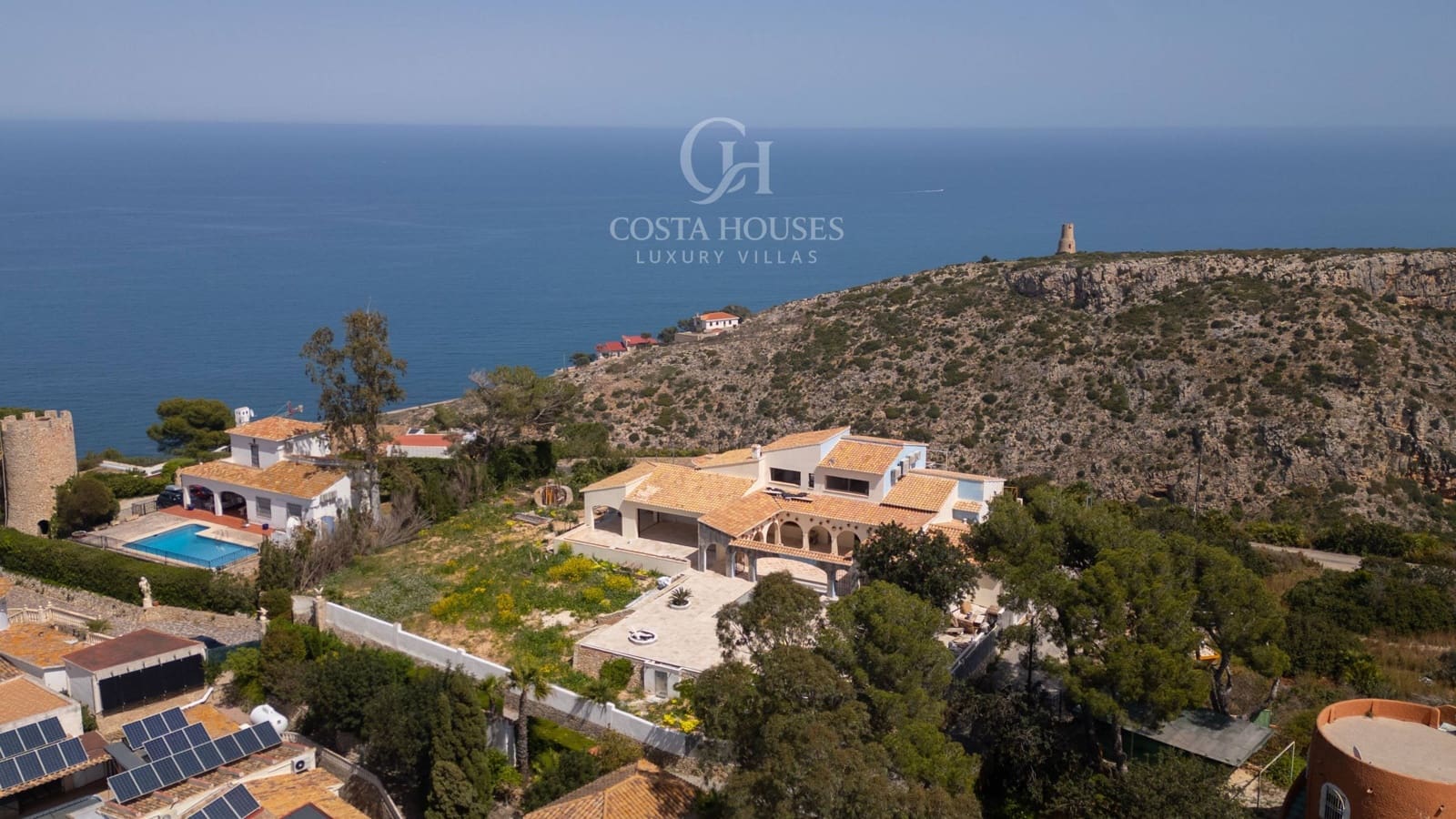 Chalet de 4 habitaciones en Dénia en venta con piscina garaje - 3.600.000 € (Ref: 8970315)