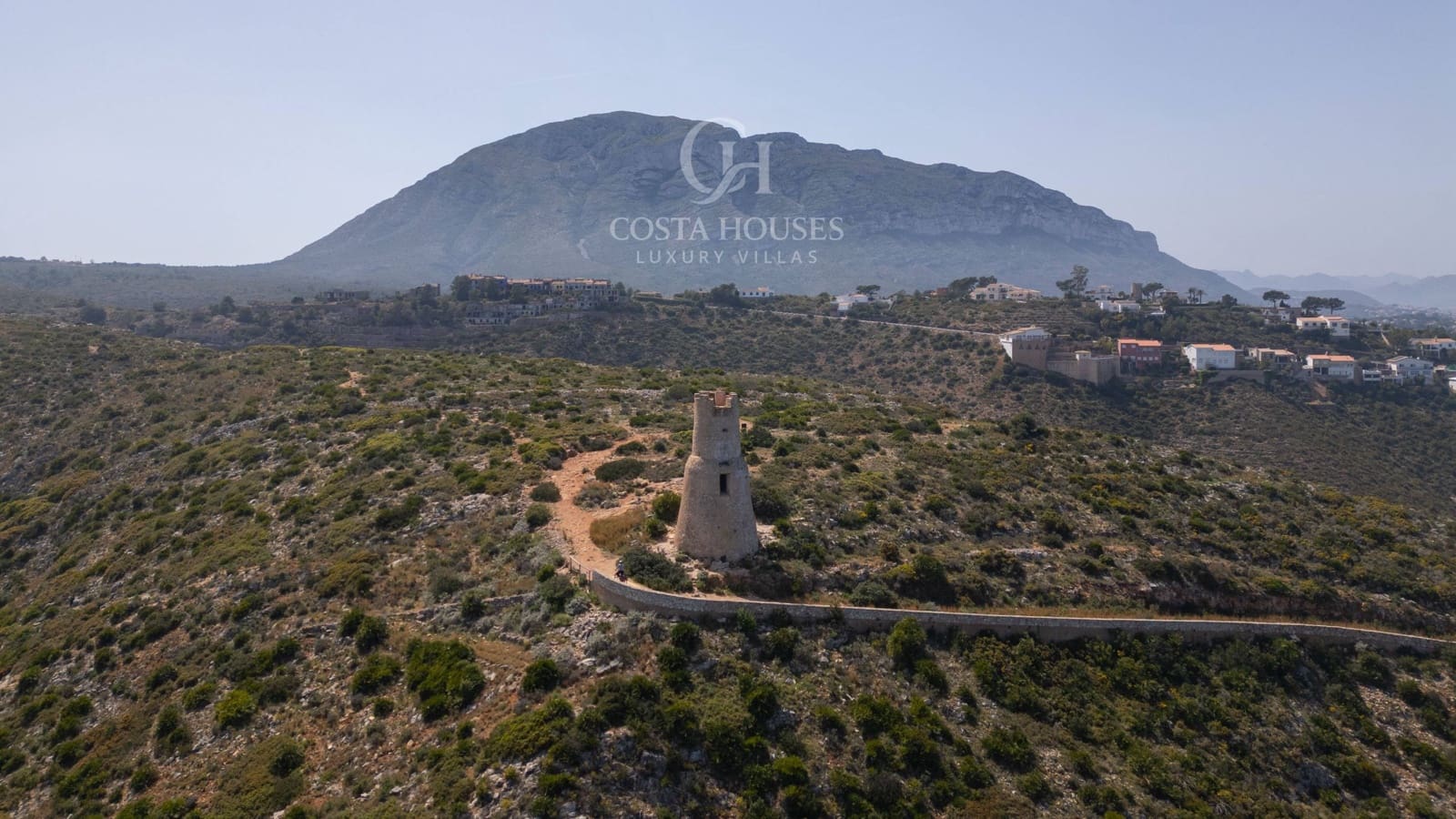 Chalet de 4 habitaciones en Dénia en venta con piscina garaje - 3.600.000 € (Ref: 8970315)