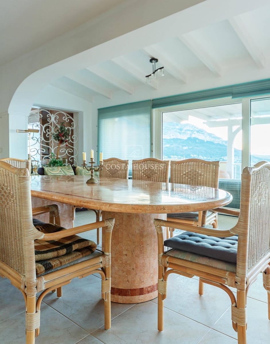 6 bedroom Villa for sale in Denia with pool garage - € 1,350,000 (Ref: 8979076)