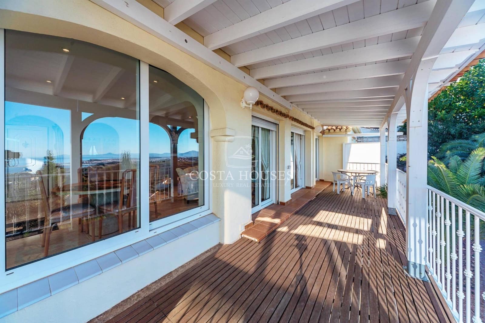 6 bedroom Villa for sale in Denia with pool garage - € 1,350,000 (Ref: 8979076)