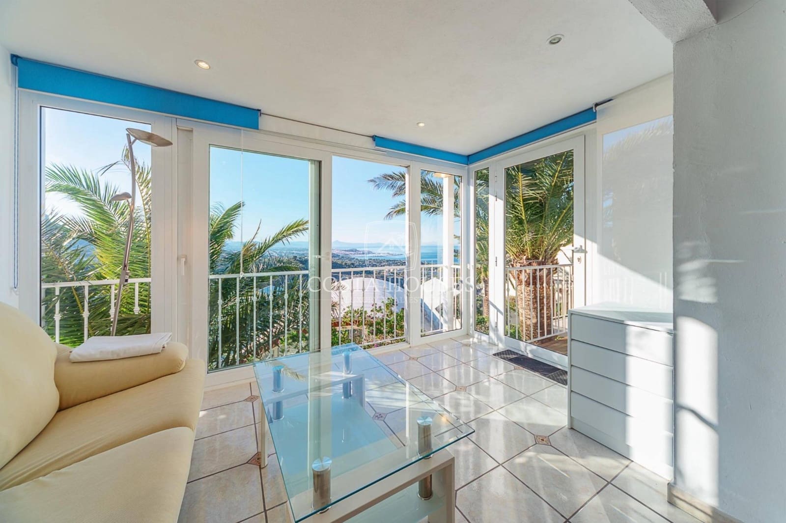 6 bedroom Villa for sale in Denia with pool garage - € 1,350,000 (Ref: 8979076)