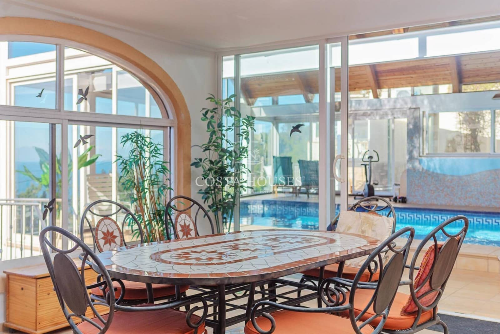 6 bedroom Villa for sale in Denia with pool garage - € 1,350,000 (Ref: 8979076)