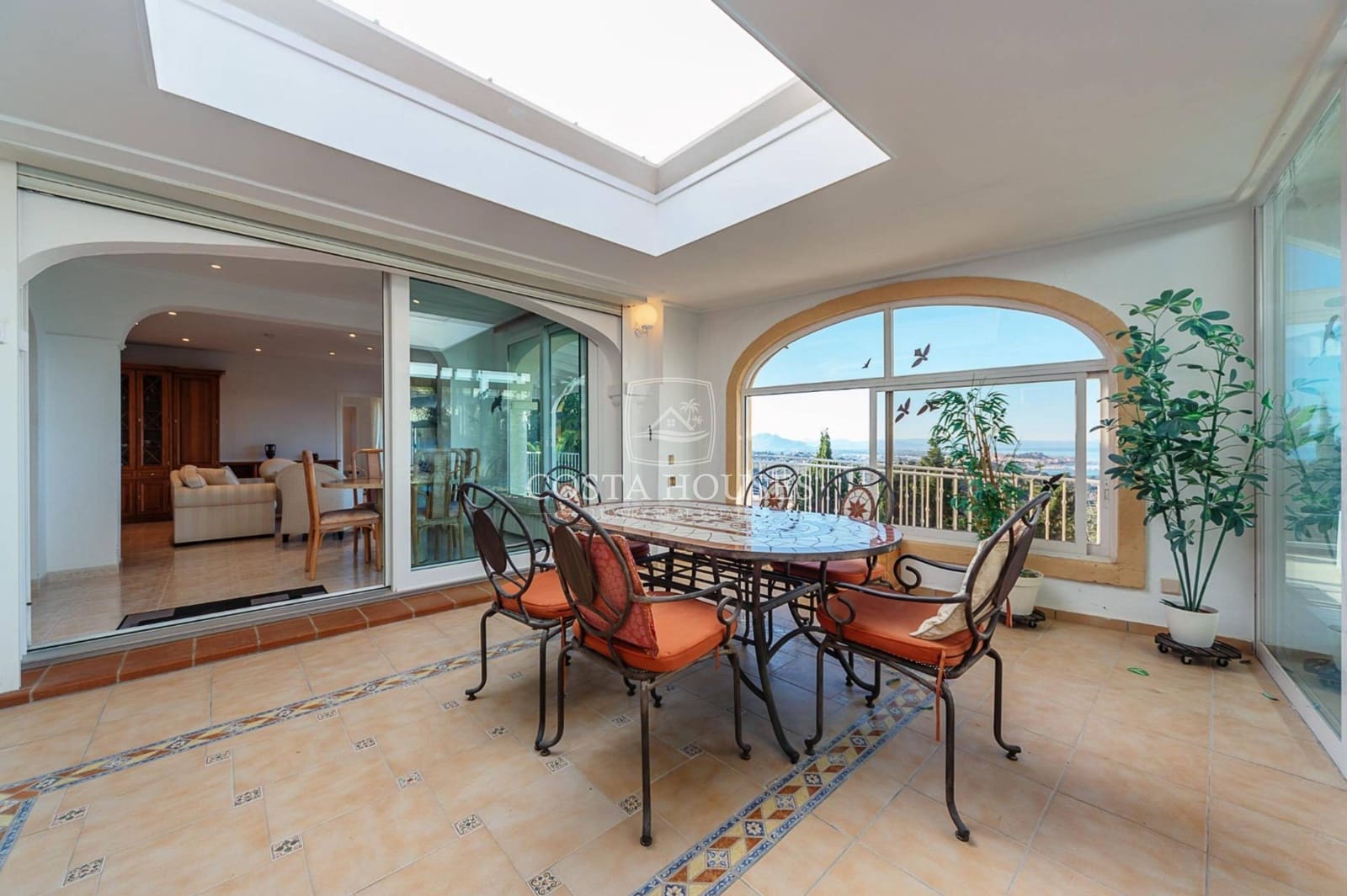 6 bedroom Villa for sale in Denia with pool garage - € 1,350,000 (Ref: 8979076)