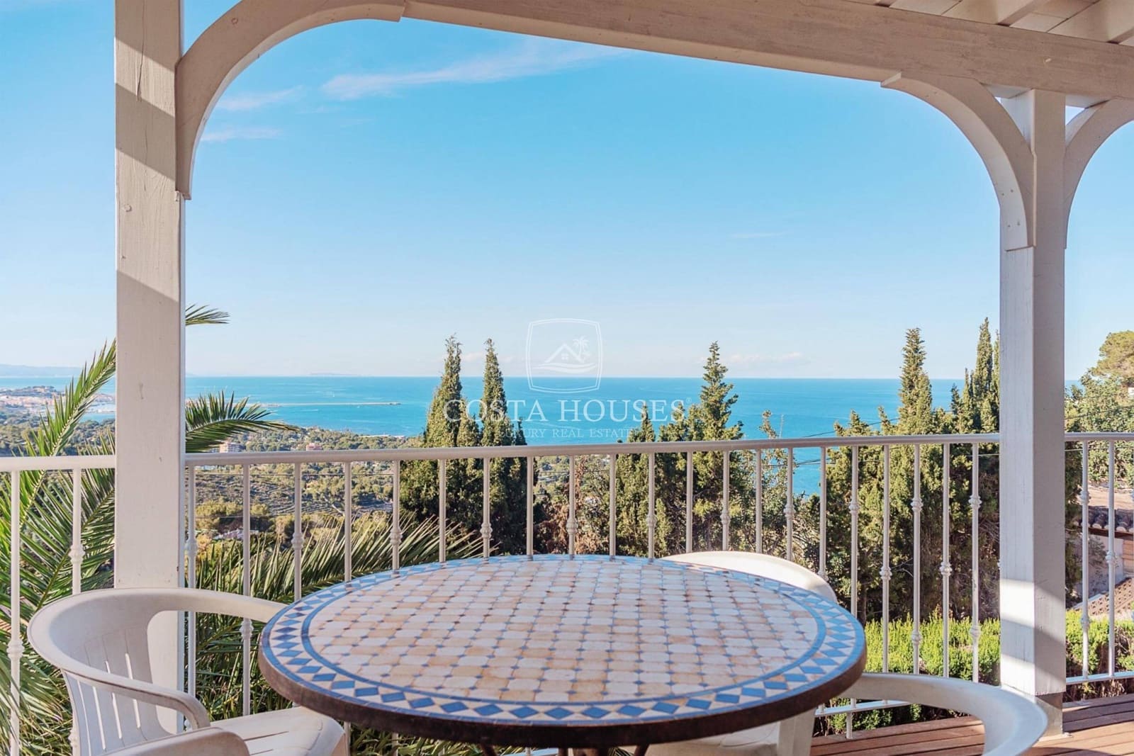 6 bedroom Villa for sale in Denia with pool garage - € 1,350,000 (Ref: 8979076)