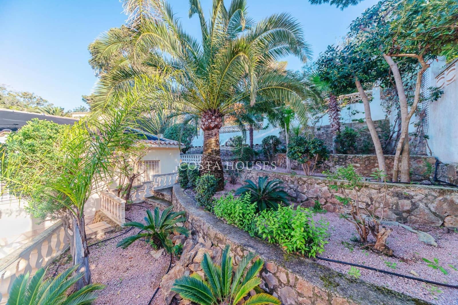 6 bedroom Villa for sale in Denia with pool garage - € 1,350,000 (Ref: 8979076)