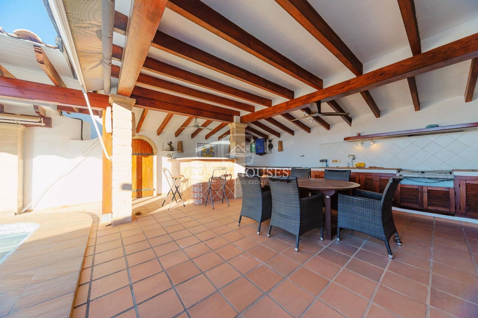 6 bedroom Villa for sale in Denia with pool garage - € 1,350,000 (Ref: 8979076)
