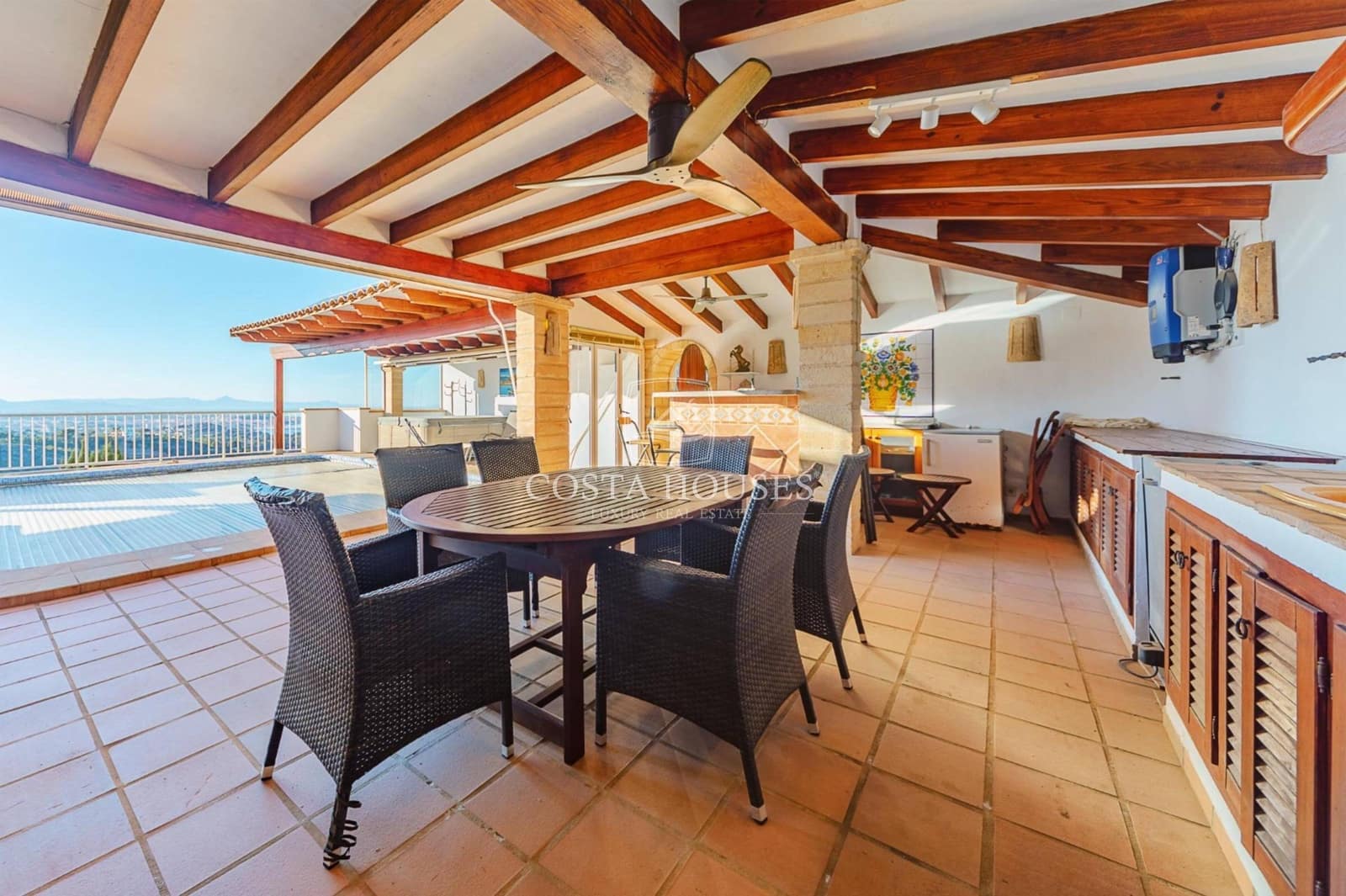 6 bedroom Villa for sale in Denia with pool garage - € 1,350,000 (Ref: 8979076)