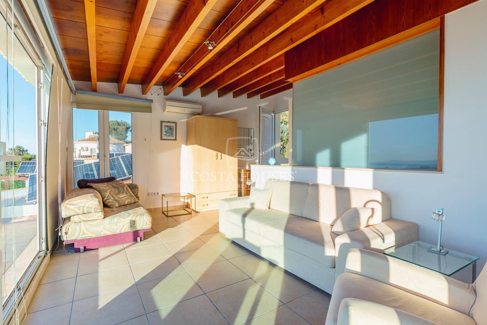 6 bedroom Villa for sale in Denia with pool garage - € 1,350,000 (Ref: 8979076)