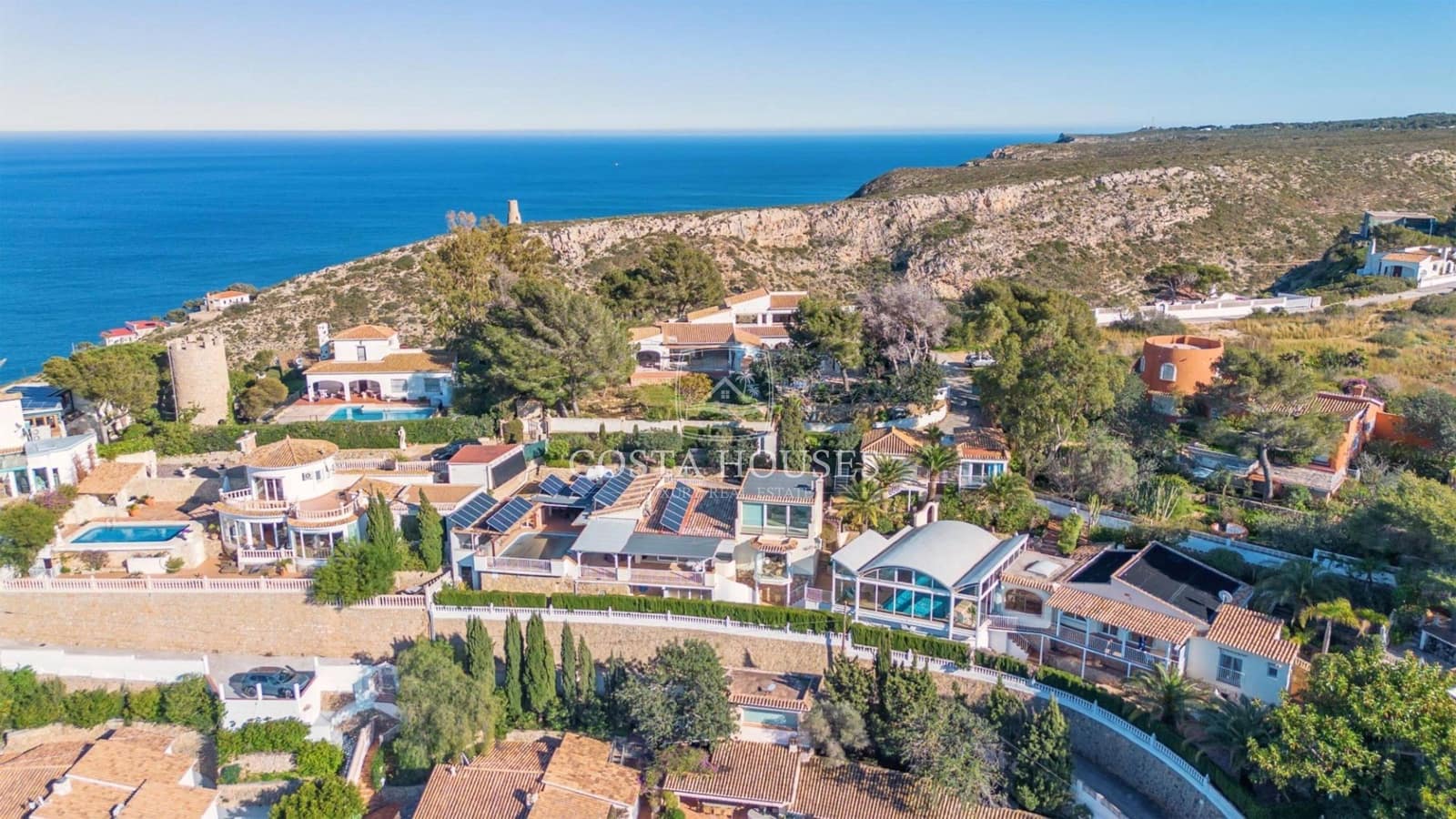 6 bedroom Villa for sale in Denia with pool garage - € 1,350,000 (Ref: 8979076)