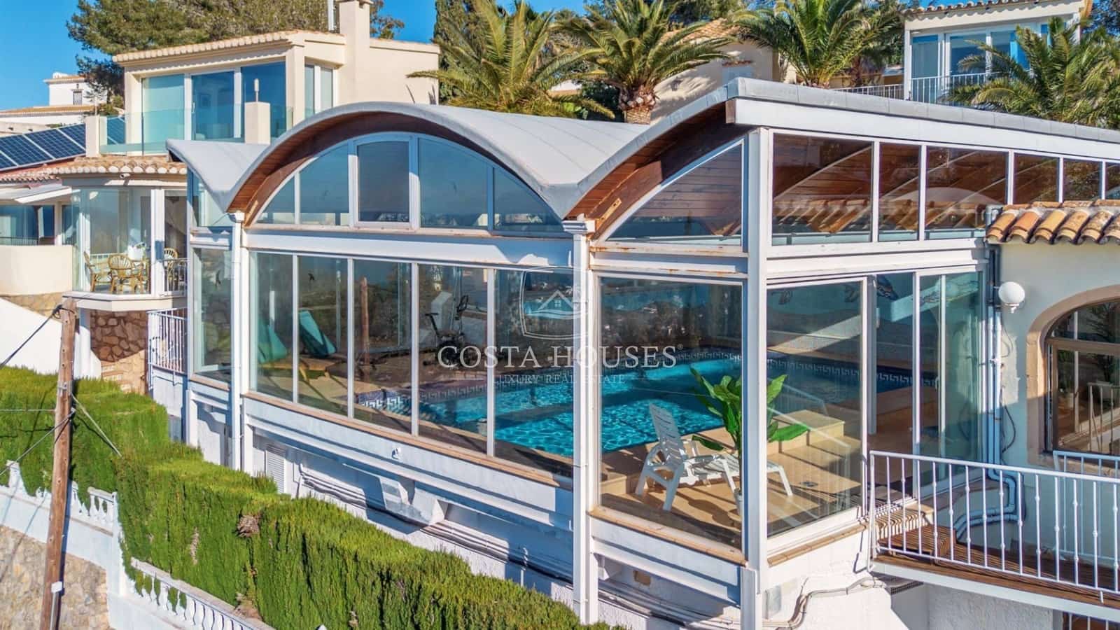 6 bedroom Villa for sale in Denia with pool garage - € 1,350,000 (Ref: 8979076)