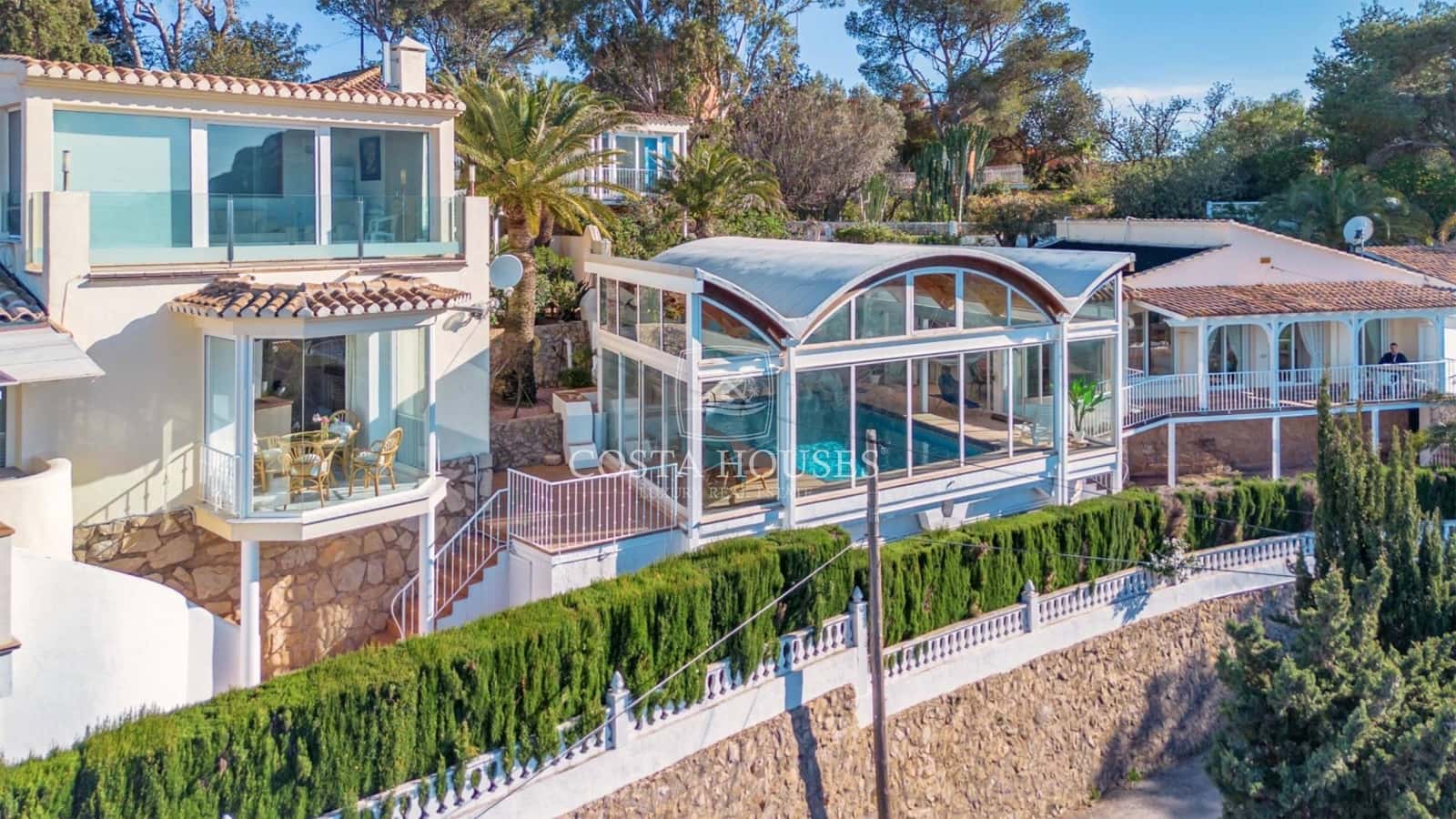 6 bedroom Villa for sale in Denia with pool garage - € 1,350,000 (Ref: 8979076)