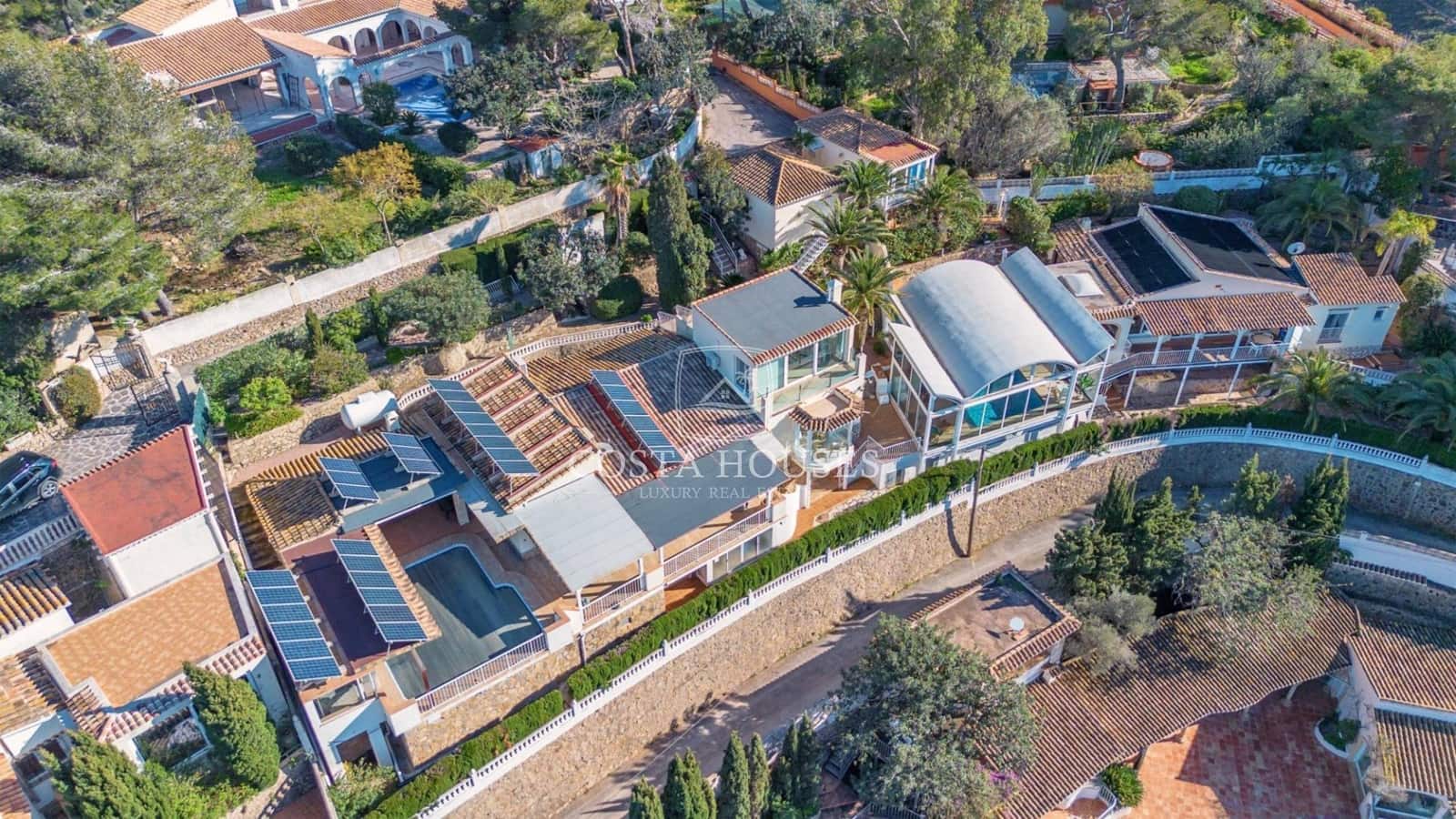 6 bedroom Villa for sale in Denia with pool garage - € 1,350,000 (Ref: 8979076)