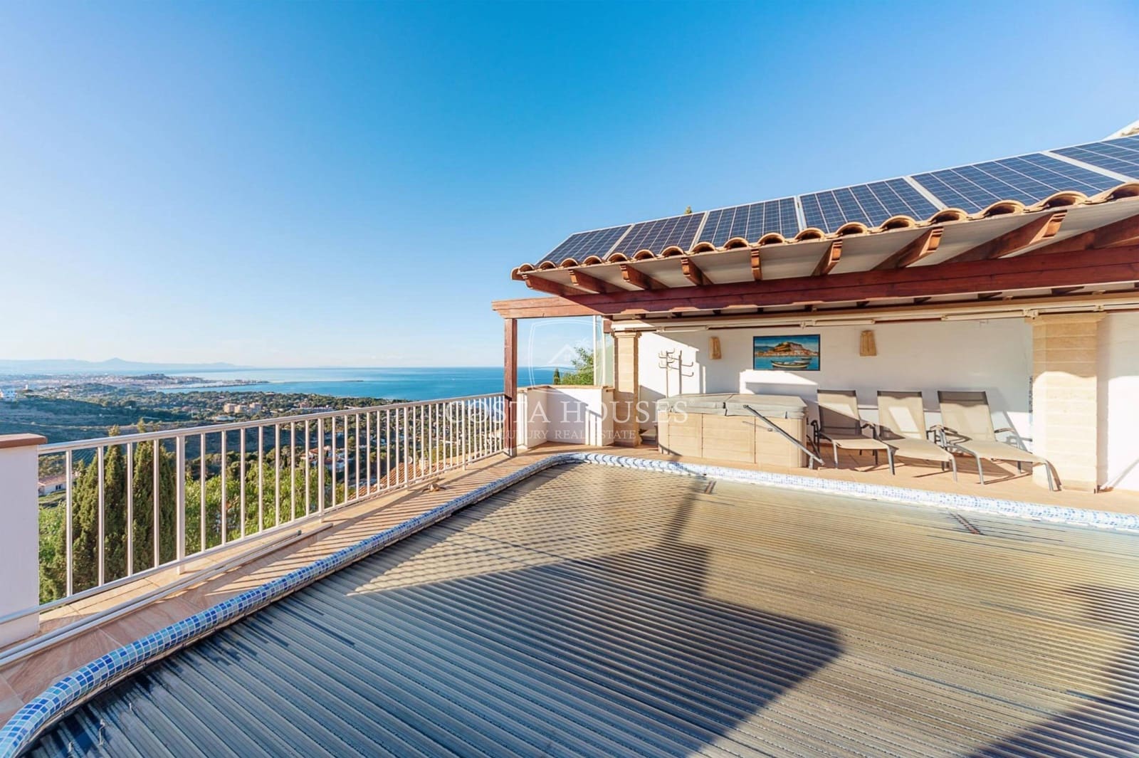 6 bedroom Villa for sale in Denia with pool garage - € 1,145,000 (Ref: 8979076)
