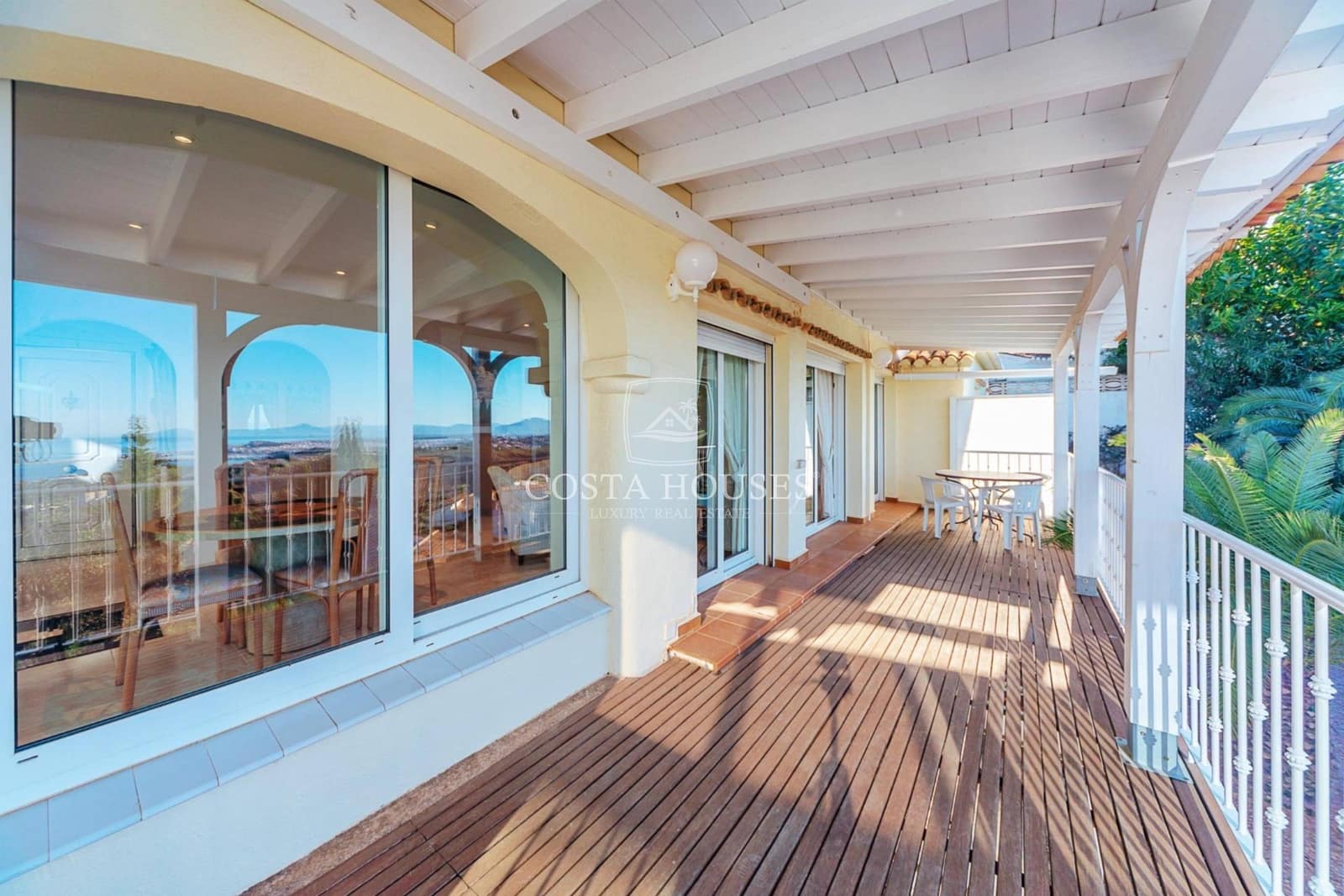 6 bedroom Villa for sale in Denia with pool garage - € 1,145,000 (Ref: 8979076)
