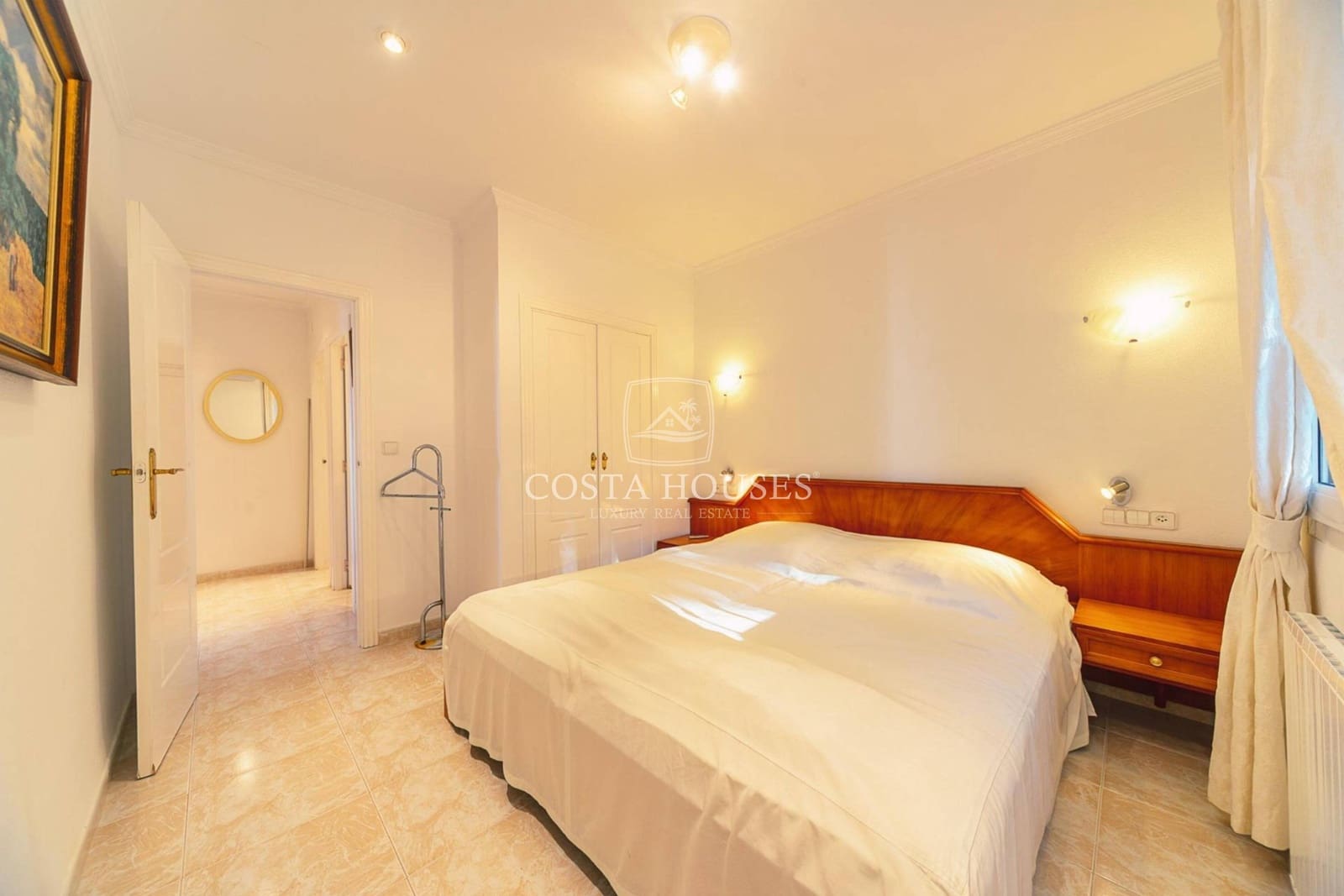6 bedroom Villa for sale in Denia with pool garage - € 1,145,000 (Ref: 8979076)