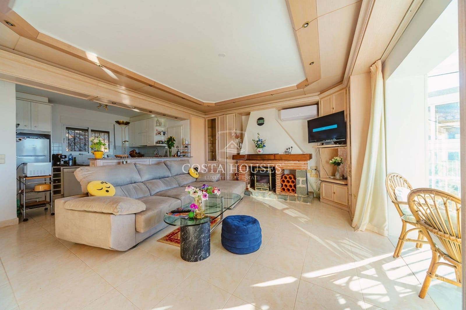 6 bedroom Villa for sale in Denia with pool garage - € 1,145,000 (Ref: 8979076)