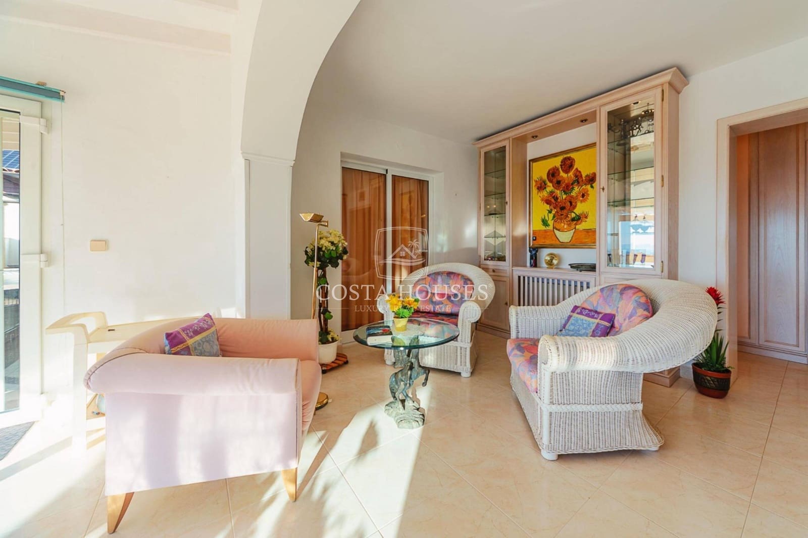 6 bedroom Villa for sale in Denia with pool garage - € 1,145,000 (Ref: 8979076)