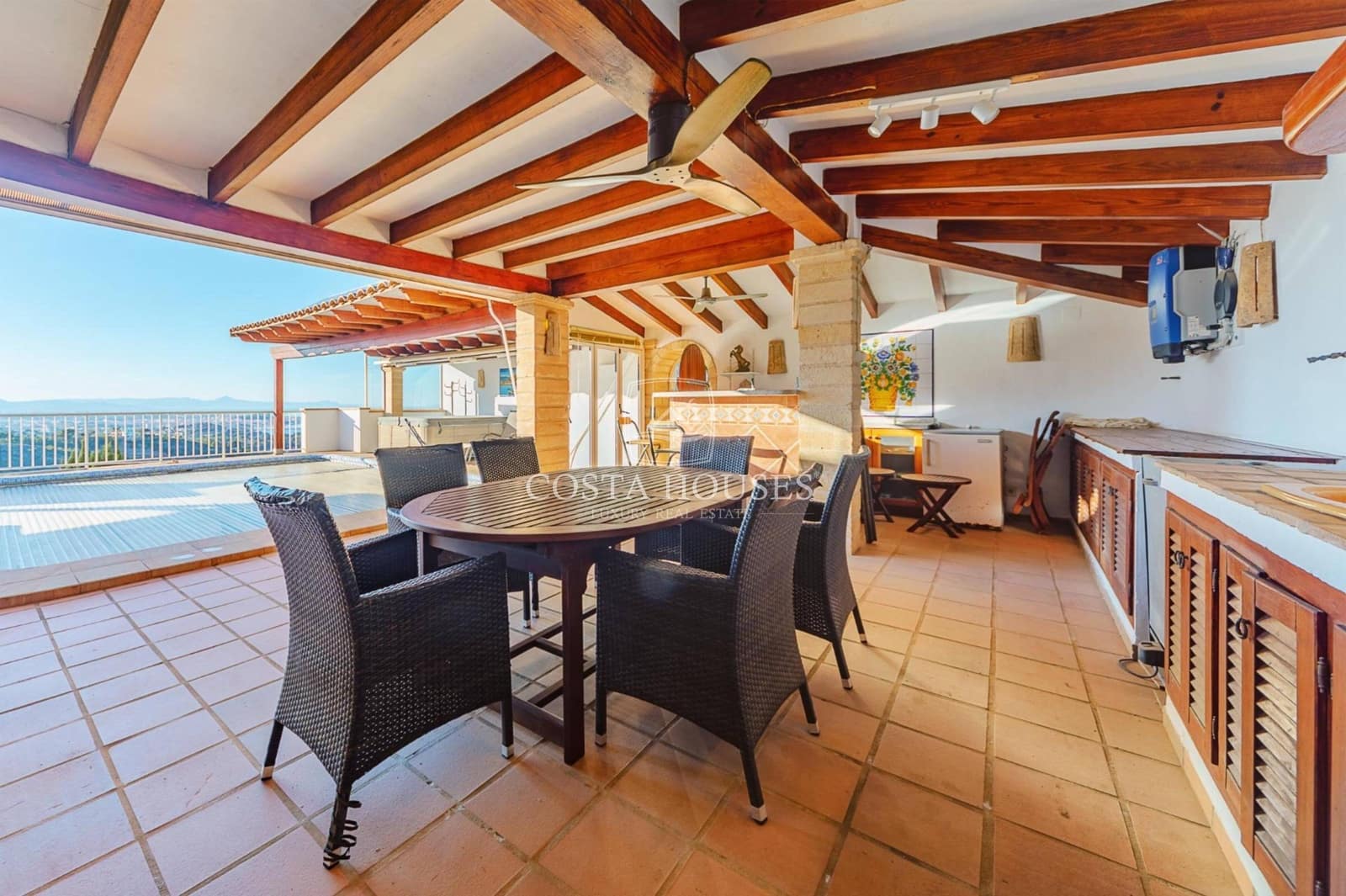 6 bedroom Villa for sale in Denia with pool garage - € 1,145,000 (Ref: 8979076)
