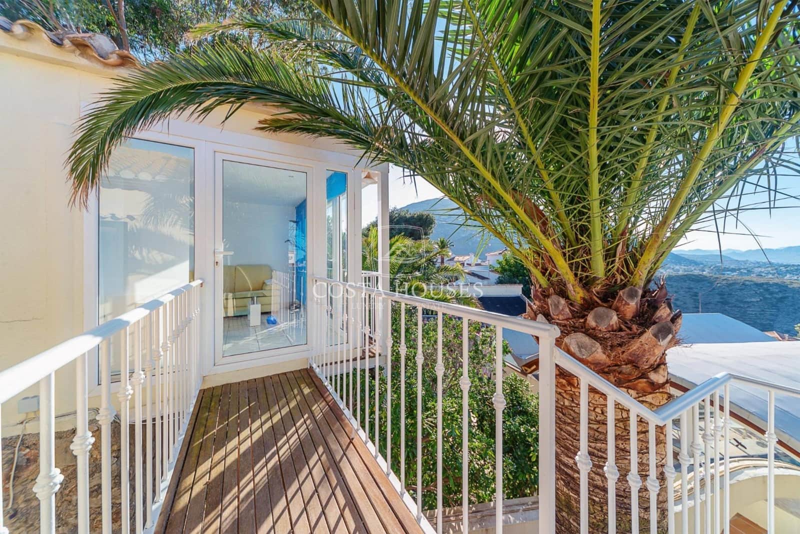 6 bedroom Villa for sale in Denia with pool garage - € 1,145,000 (Ref: 8979076)