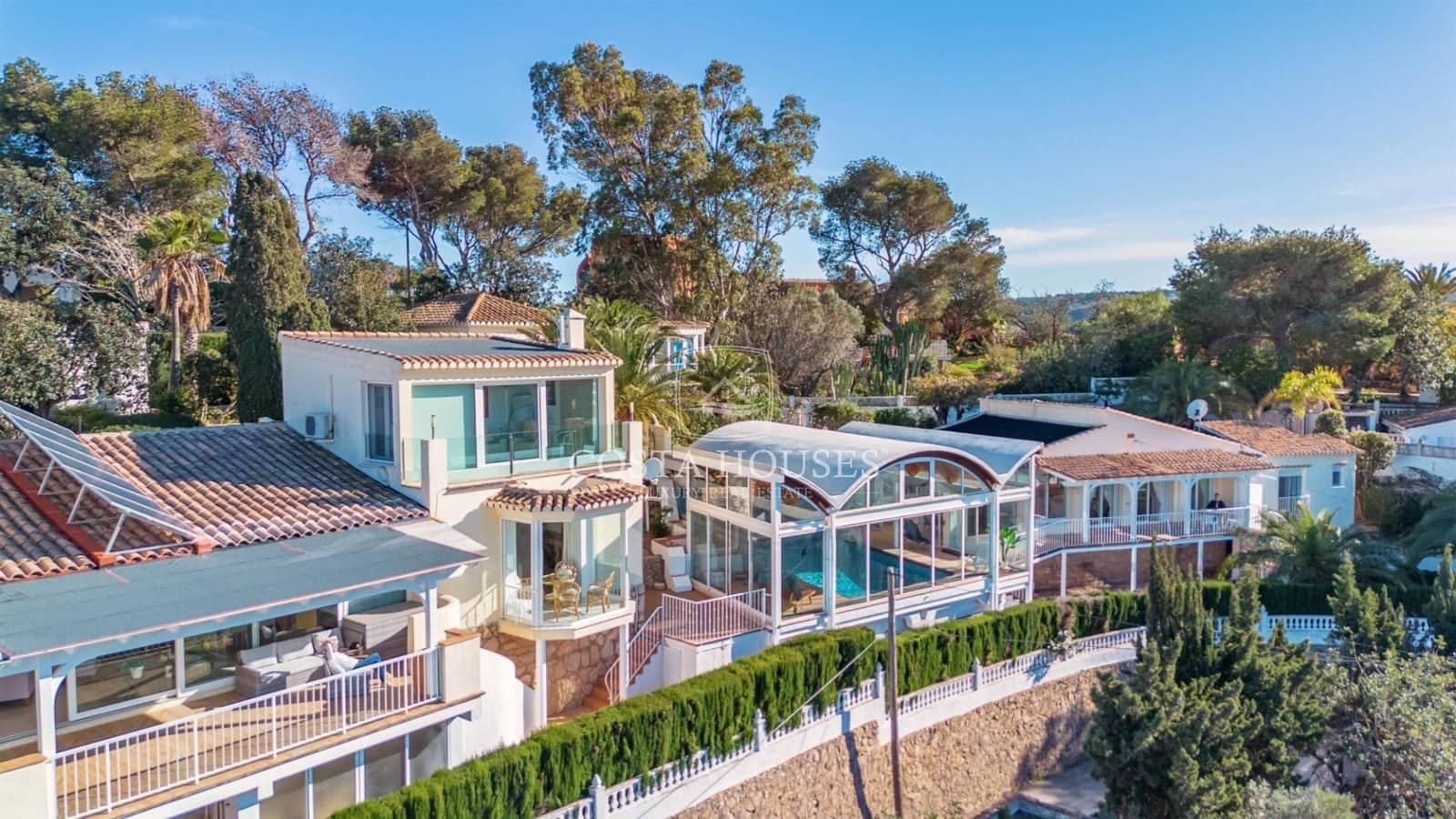 6 bedroom Villa for sale in Denia with pool garage - € 1,145,000 (Ref: 8979076)