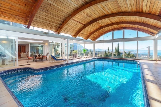 6 soverom Villa til salgs i Dénia med svømmebasseng garasje - € 1 145 000 (Ref: 8979076)