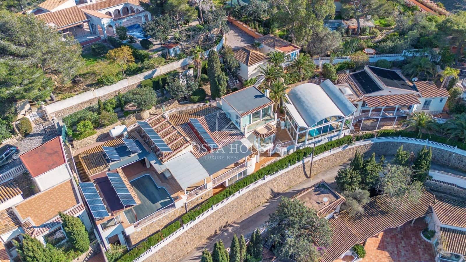 6 bedroom Villa for sale in Denia with pool garage - € 1,145,000 (Ref: 8979076)