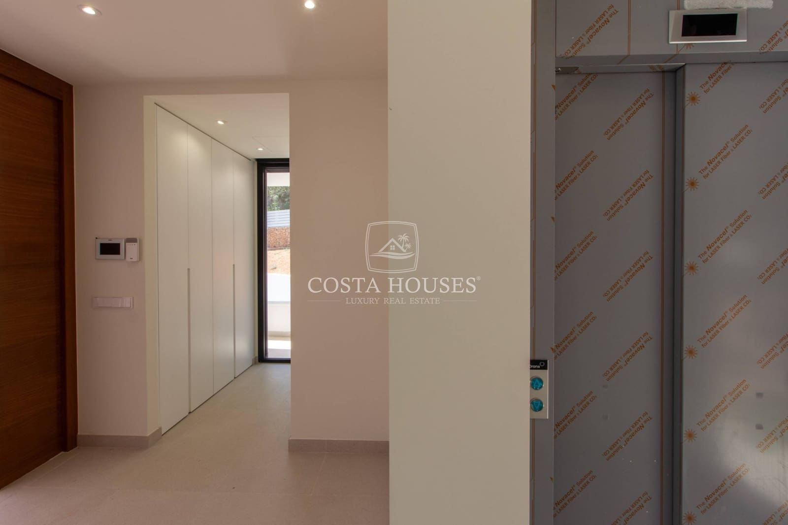 4 soveværelse Villa til salg i Denia med swimmingpool garage - € 2.400.000 (Ref: 9005991)