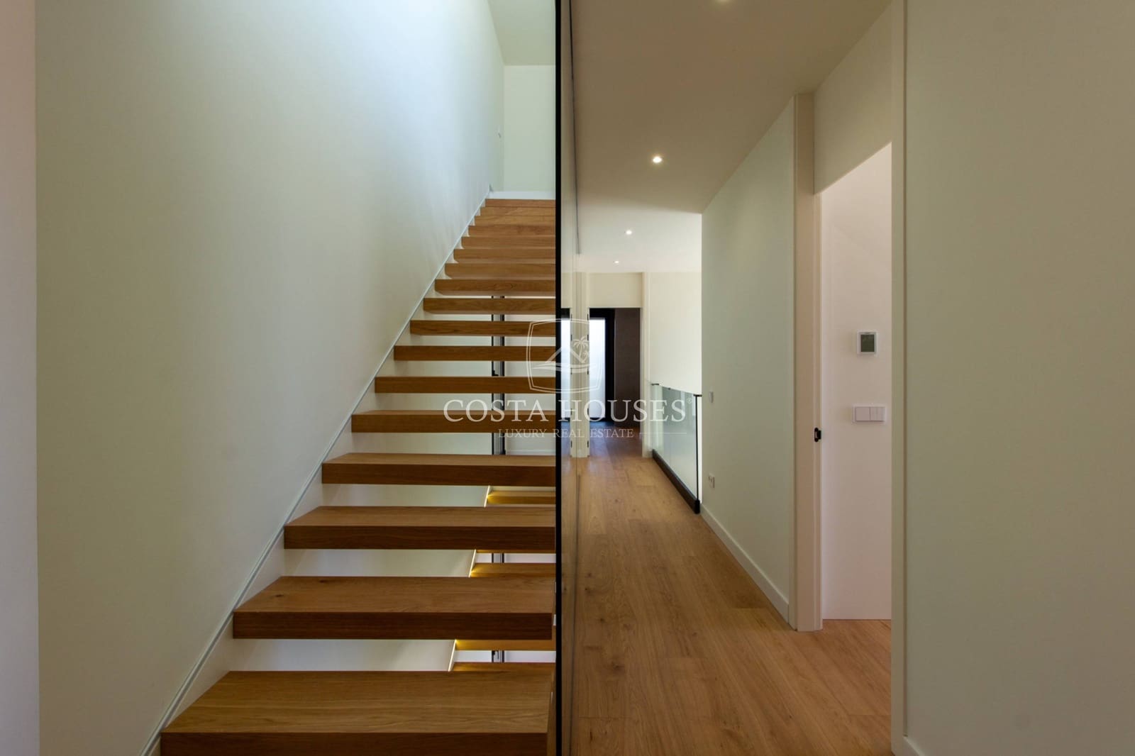 4 soveværelse Villa til salg i Denia med swimmingpool garage - € 2.400.000 (Ref: 9005991)