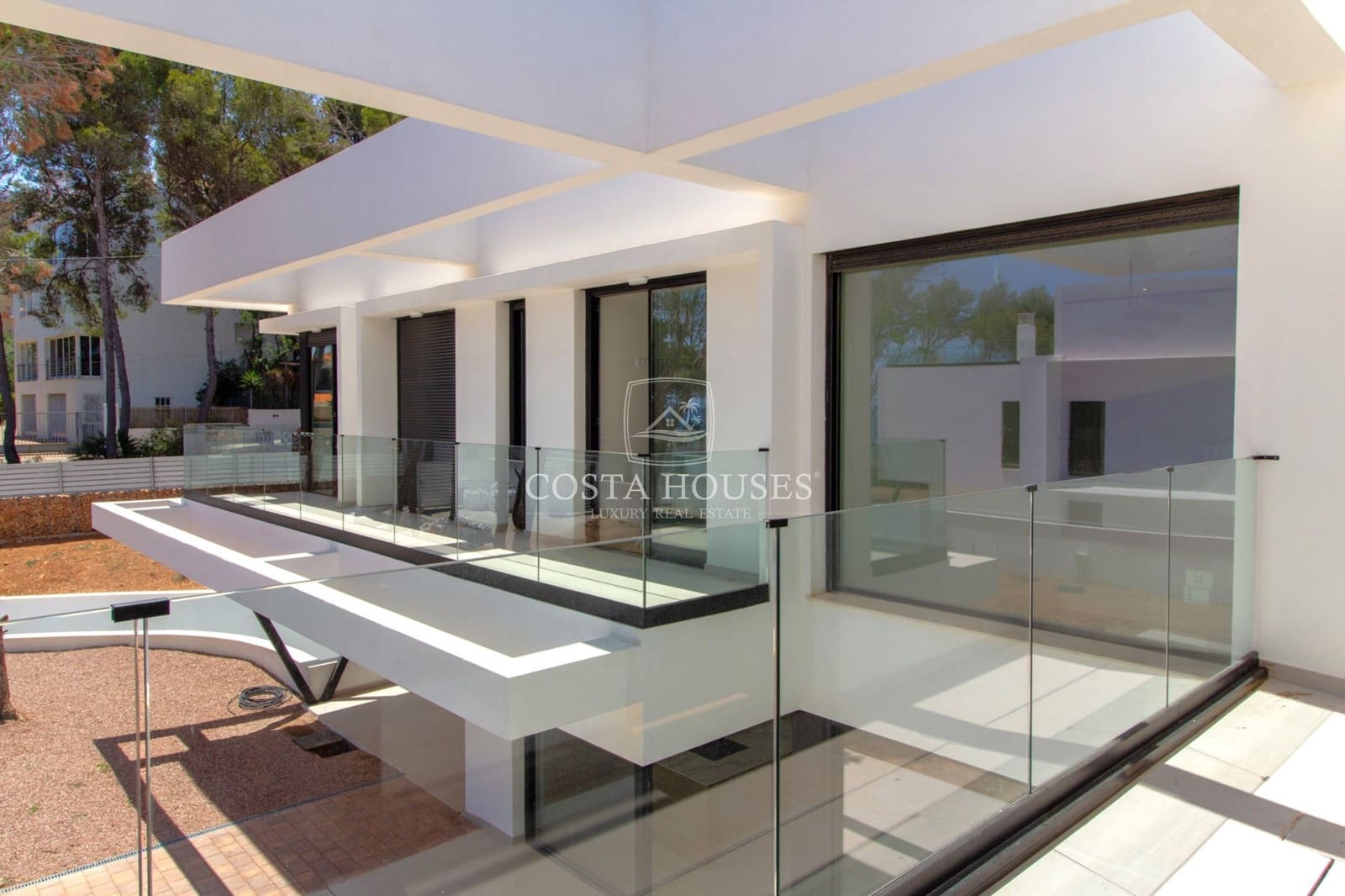 4 soveværelse Villa til salg i Denia med swimmingpool garage - € 2.400.000 (Ref: 9005991)