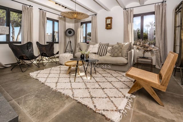 5 bedroom Villa for sale in La Granadella  - Costa Nova, Javea / Xàbia with pool - € 1,950,000 (Ref: 9026652)