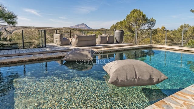 5 bedroom Villa for sale in La Granadella  - Costa Nova, Javea / Xàbia with pool - € 1,950,000 (Ref: 9026652)