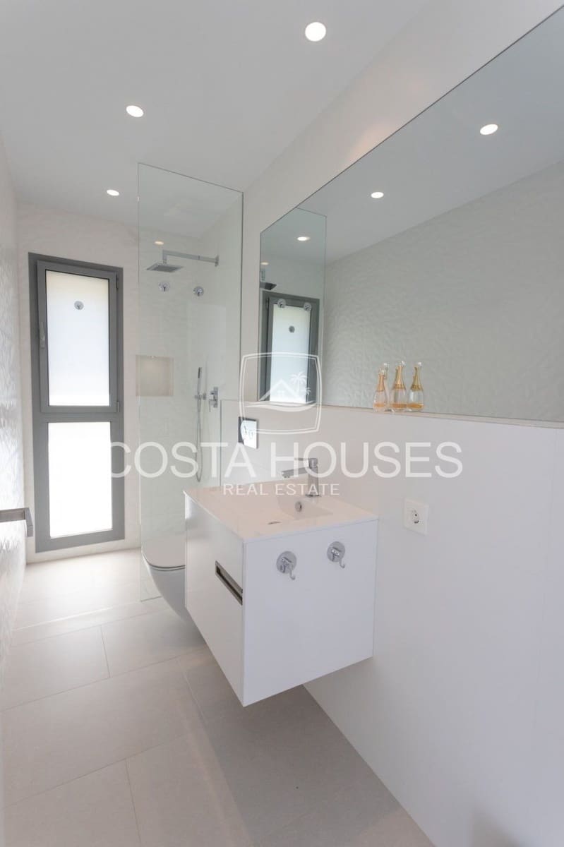 4 Zimmer Villa zu verkaufen in Javea / Xabia mit Pool - 1.100.000 € (Ref: 9029475)