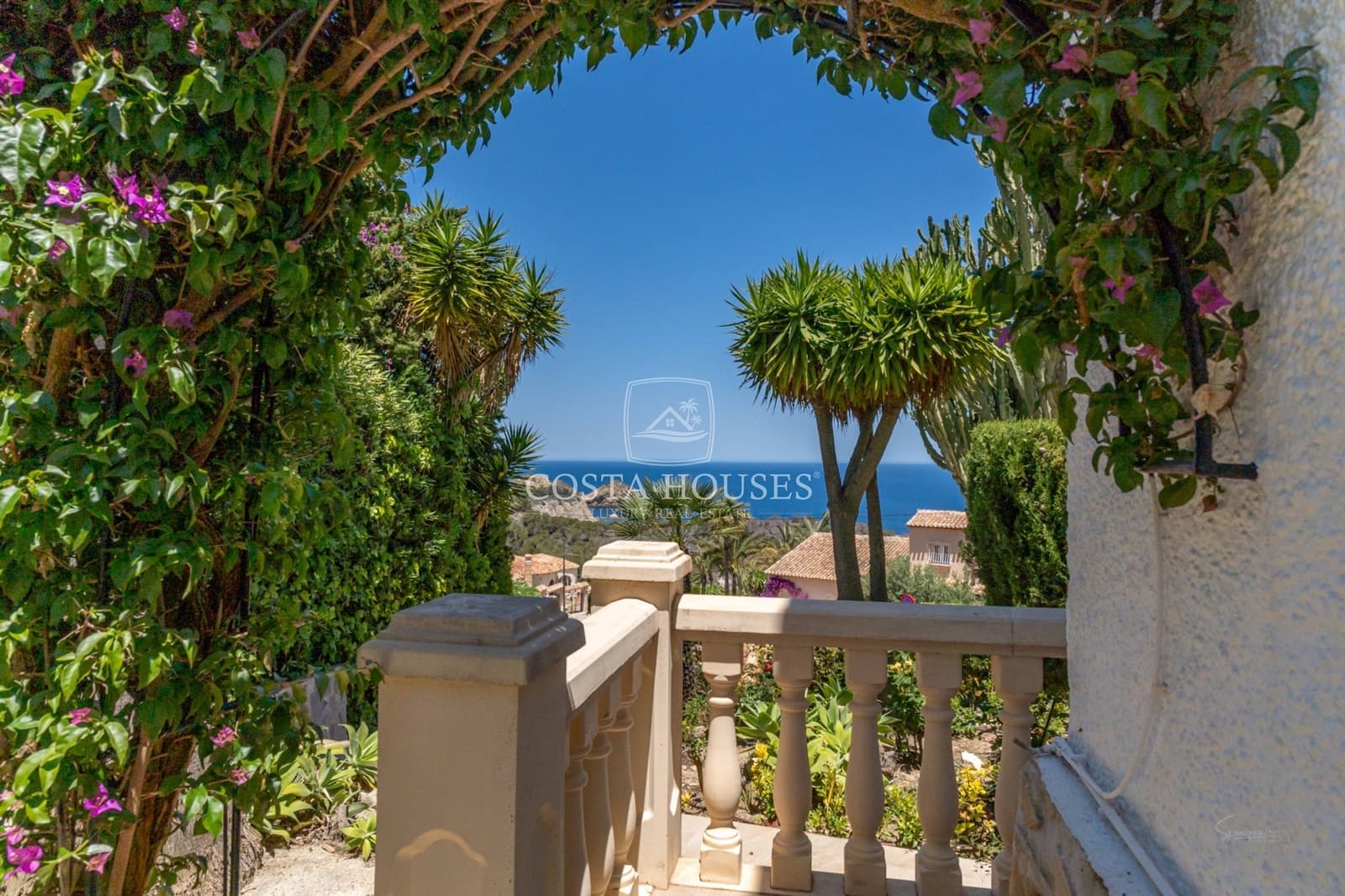 4 soveværelse Villa til salg i Javea / Xabia med swimmingpool garage - € 1.395.000 (Ref: 9060348)