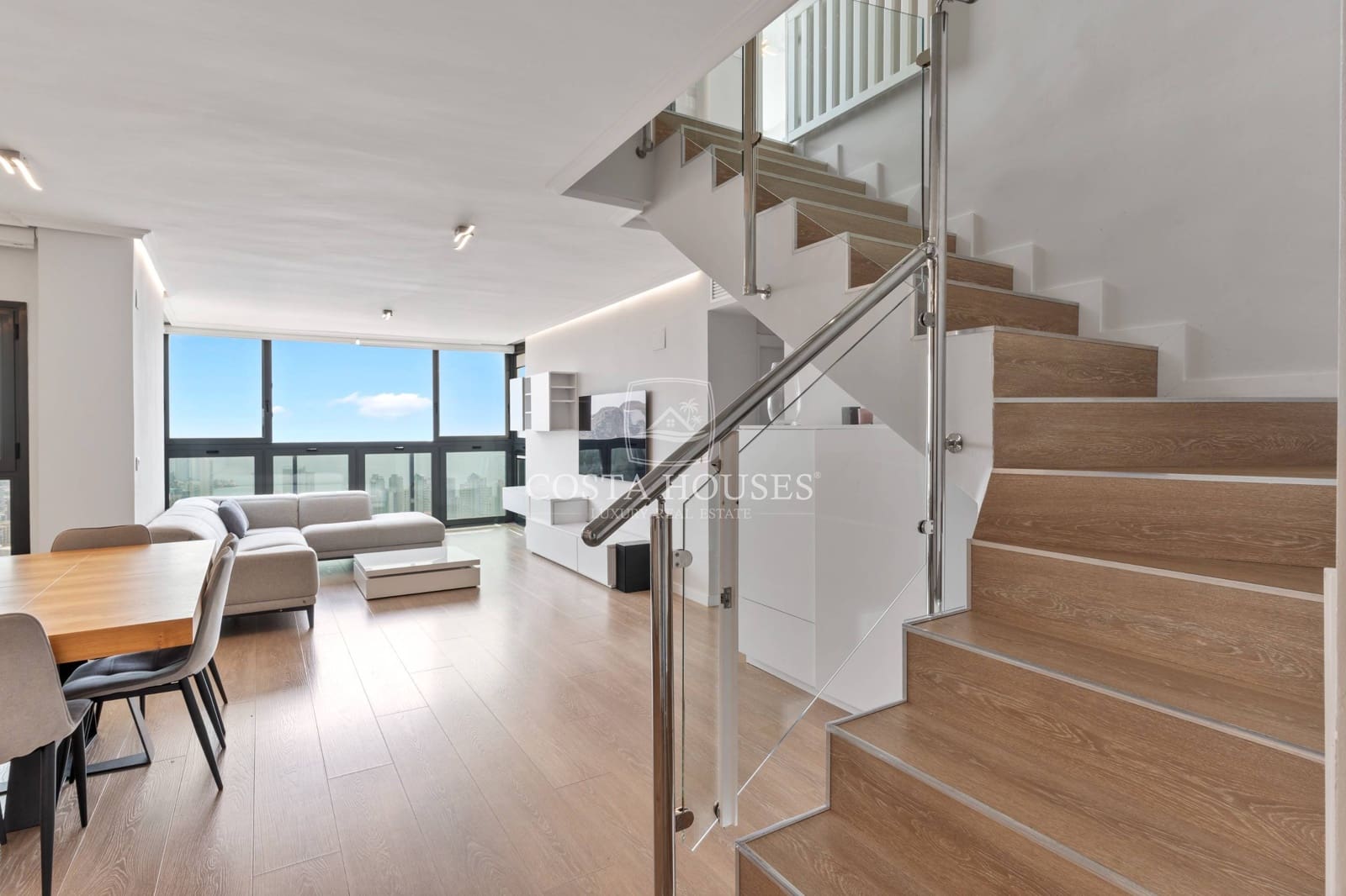 3 soverom Penthouse til salgs i Benidorm med svømmebasseng garasje - € 690 000 (Ref: 9065134)