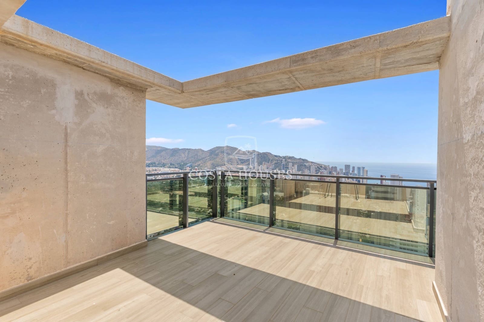 3 soverom Penthouse til salgs i Benidorm med svømmebasseng garasje - € 690 000 (Ref: 9065134)