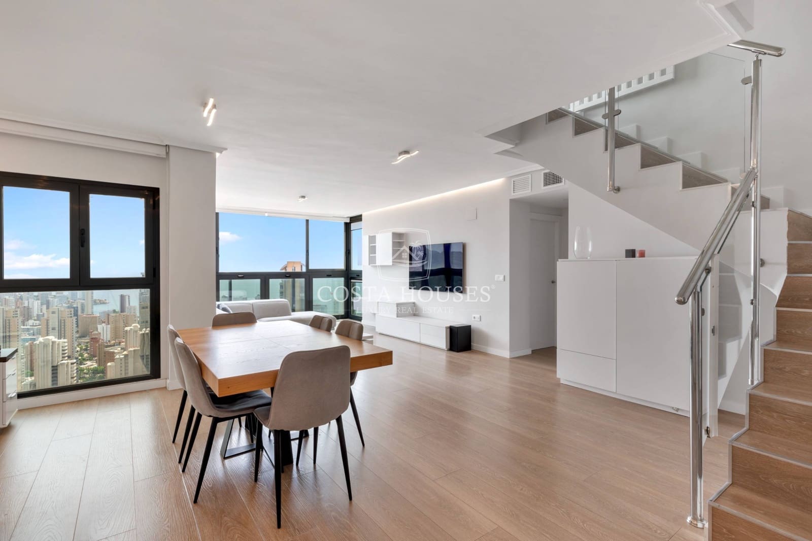 3 soverom Penthouse til salgs i Benidorm med svømmebasseng garasje - € 690 000 (Ref: 9065134)