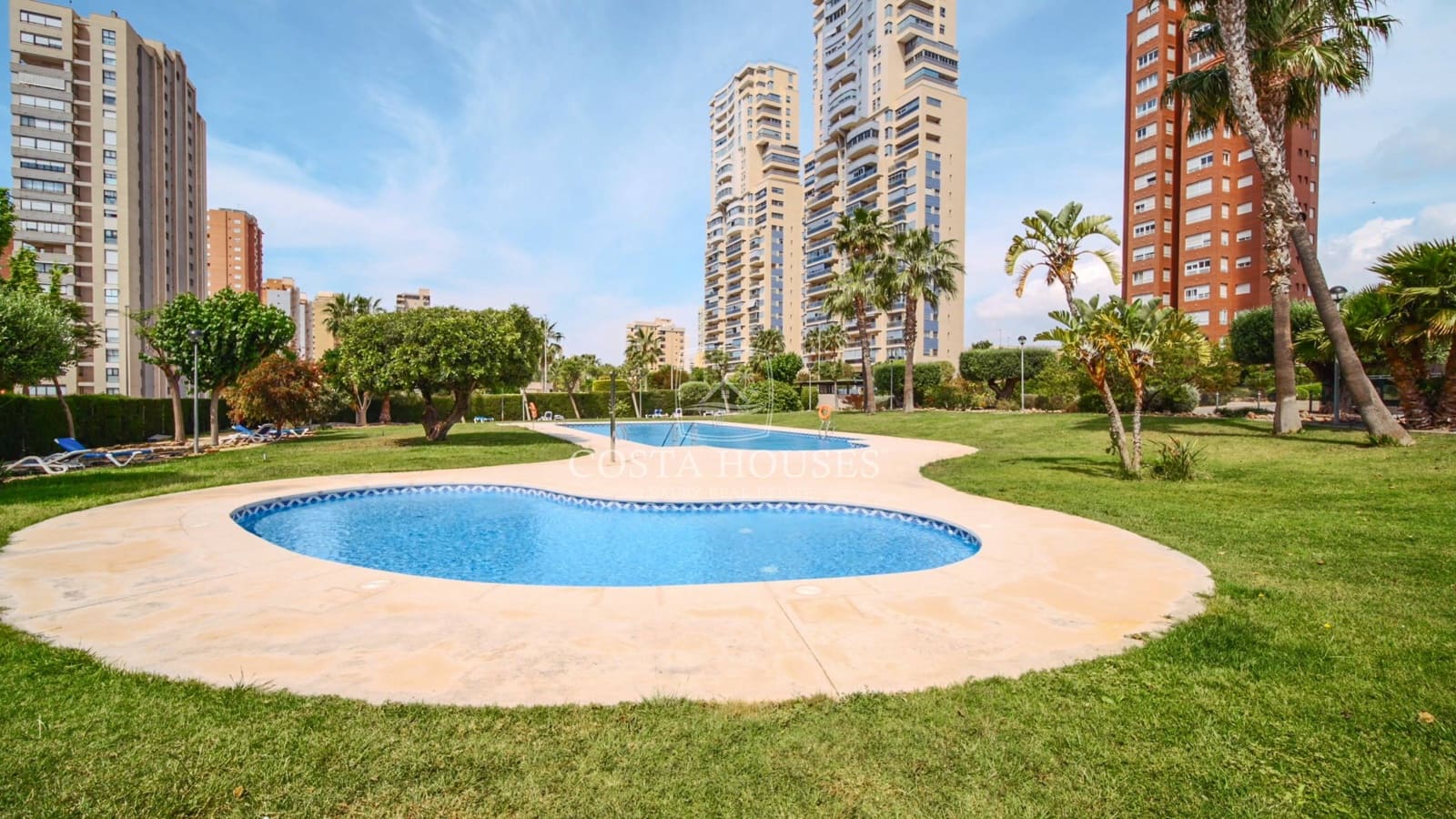 3 soverom Penthouse til salgs i Benidorm med svømmebasseng garasje - € 690 000 (Ref: 9065134)