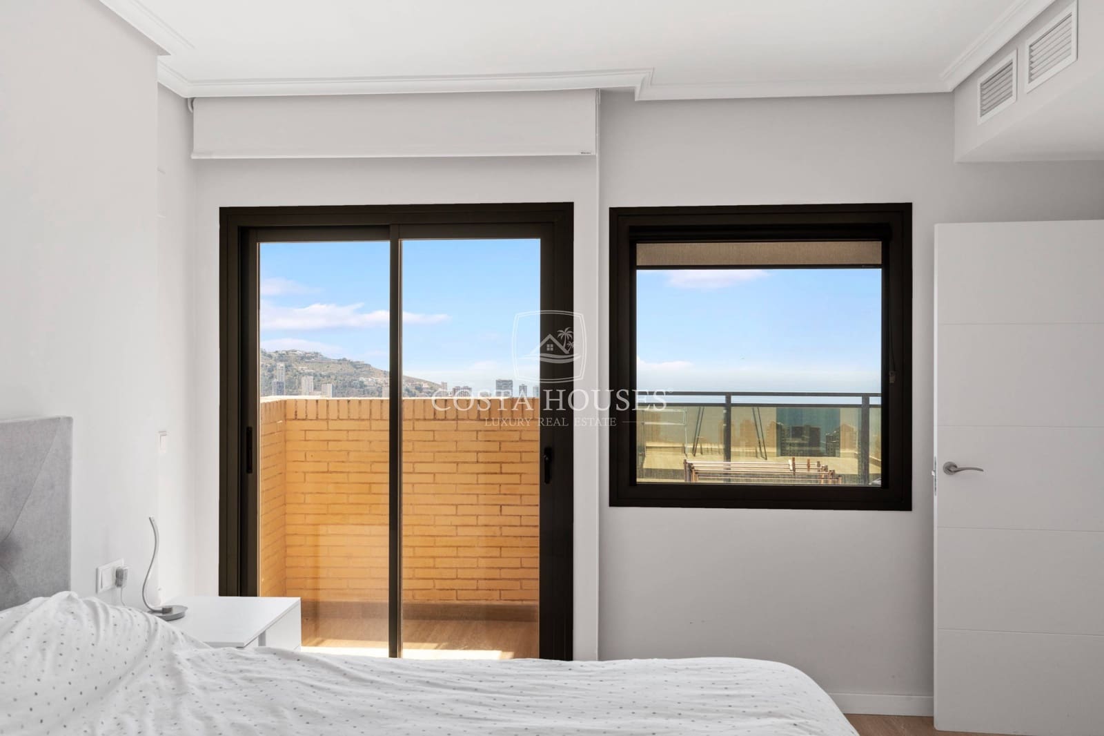 3 soverom Penthouse til salgs i Benidorm med svømmebasseng garasje - € 690 000 (Ref: 9065134)