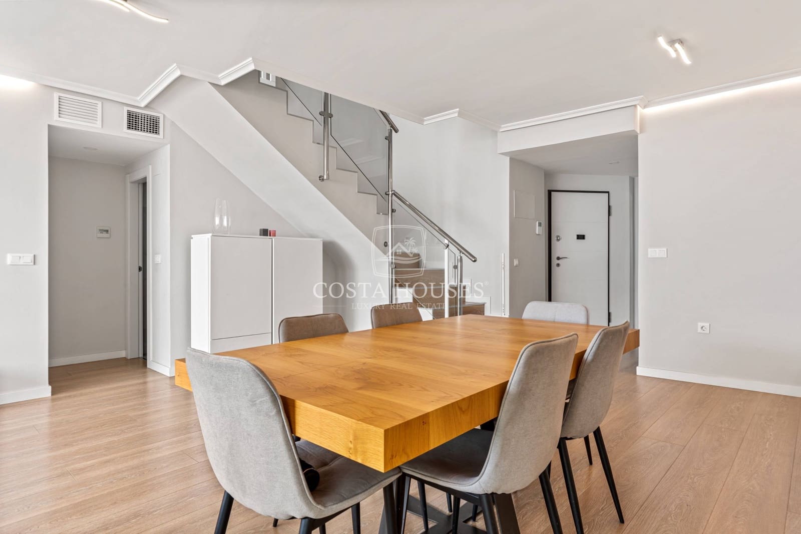 3 soverom Penthouse til salgs i Benidorm med svømmebasseng garasje - € 690 000 (Ref: 9065134)