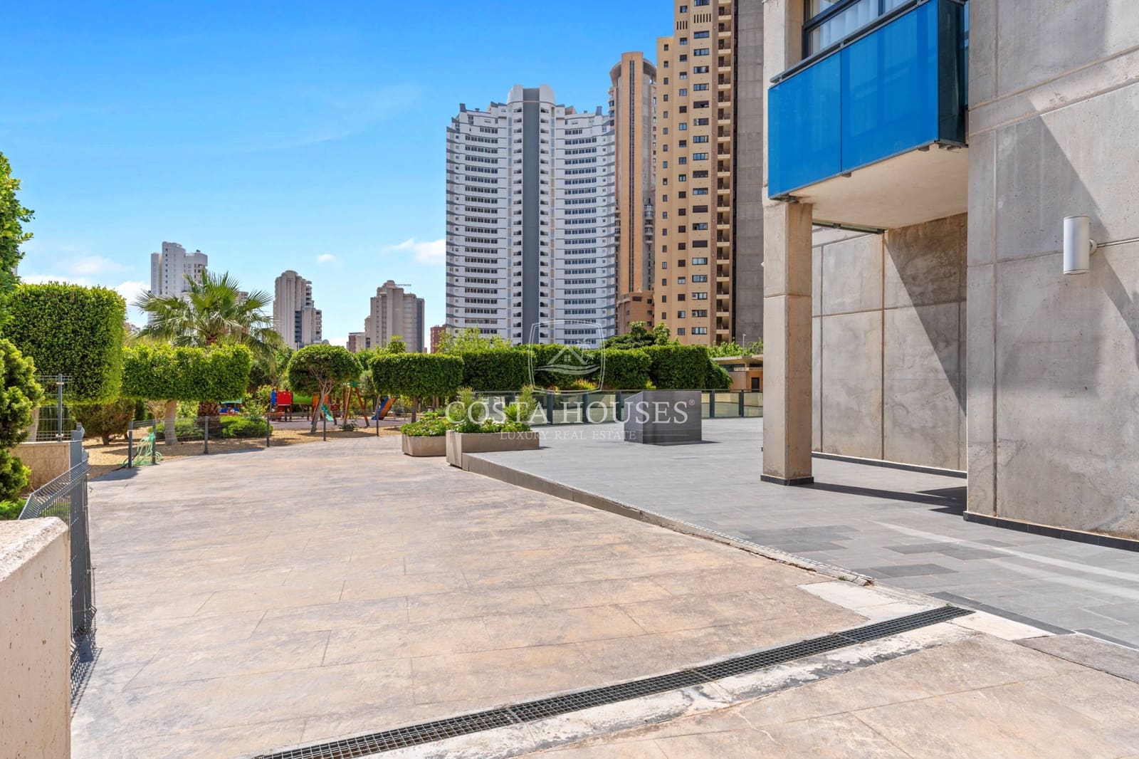 3 soverom Penthouse til salgs i Benidorm med svømmebasseng garasje - € 690 000 (Ref: 9065134)