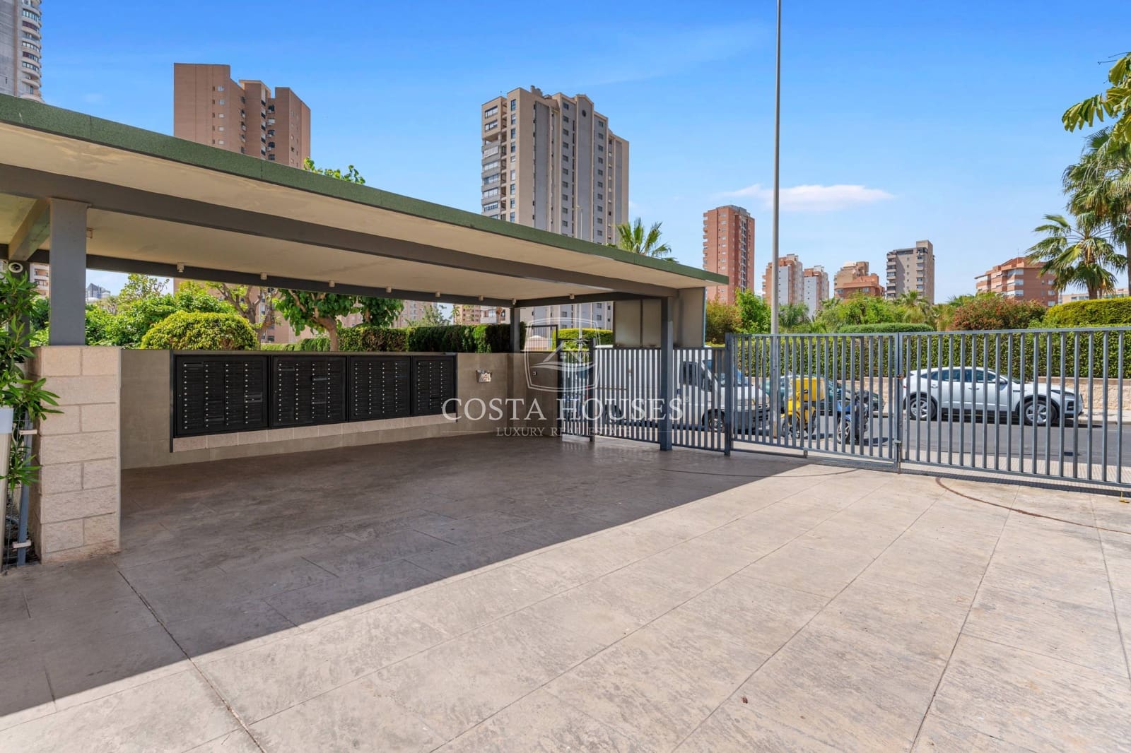 3 soverom Penthouse til salgs i Benidorm med svømmebasseng garasje - € 690 000 (Ref: 9065134)