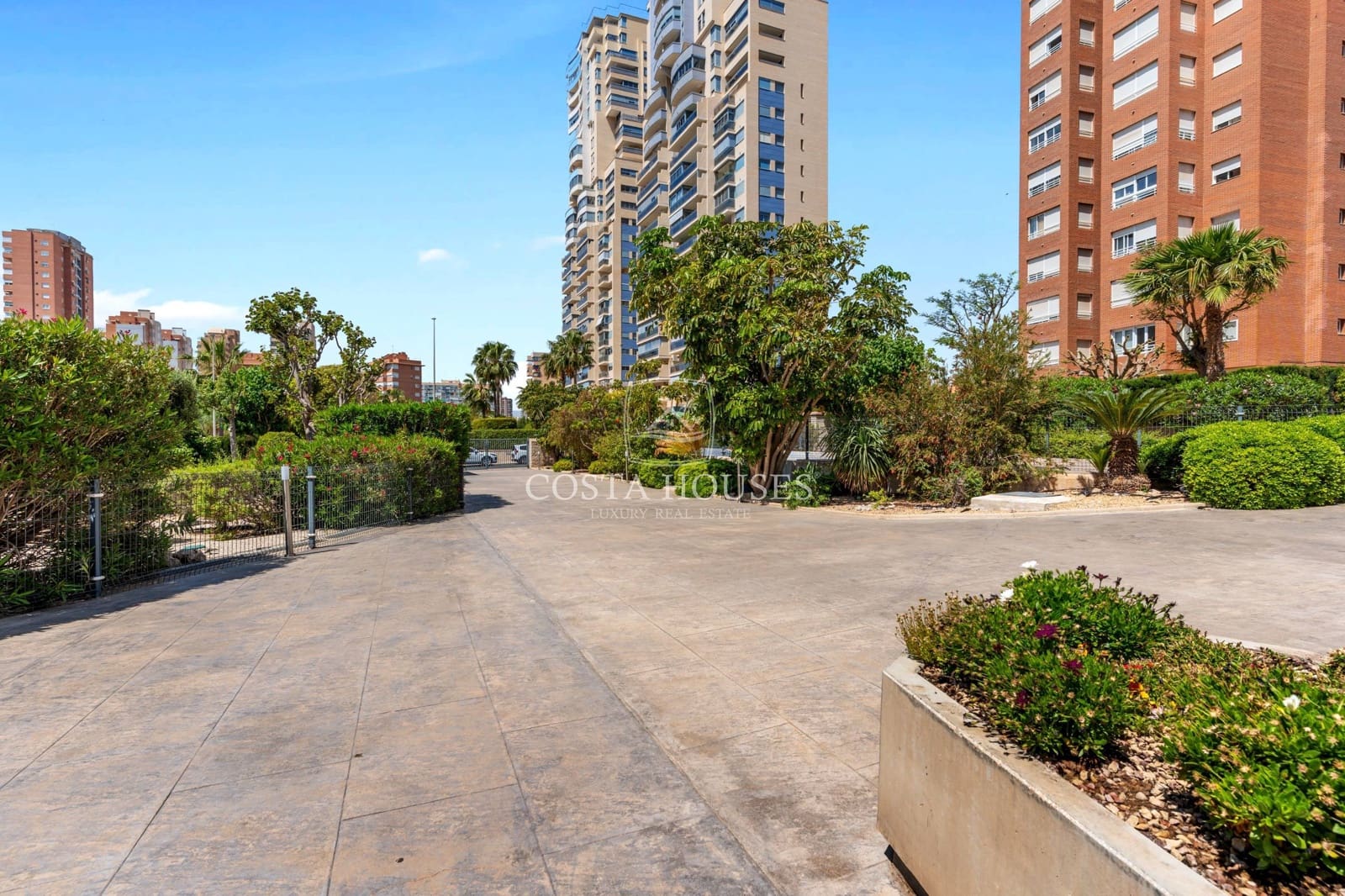 3 soverom Penthouse til salgs i Benidorm med svømmebasseng garasje - € 690 000 (Ref: 9065134)