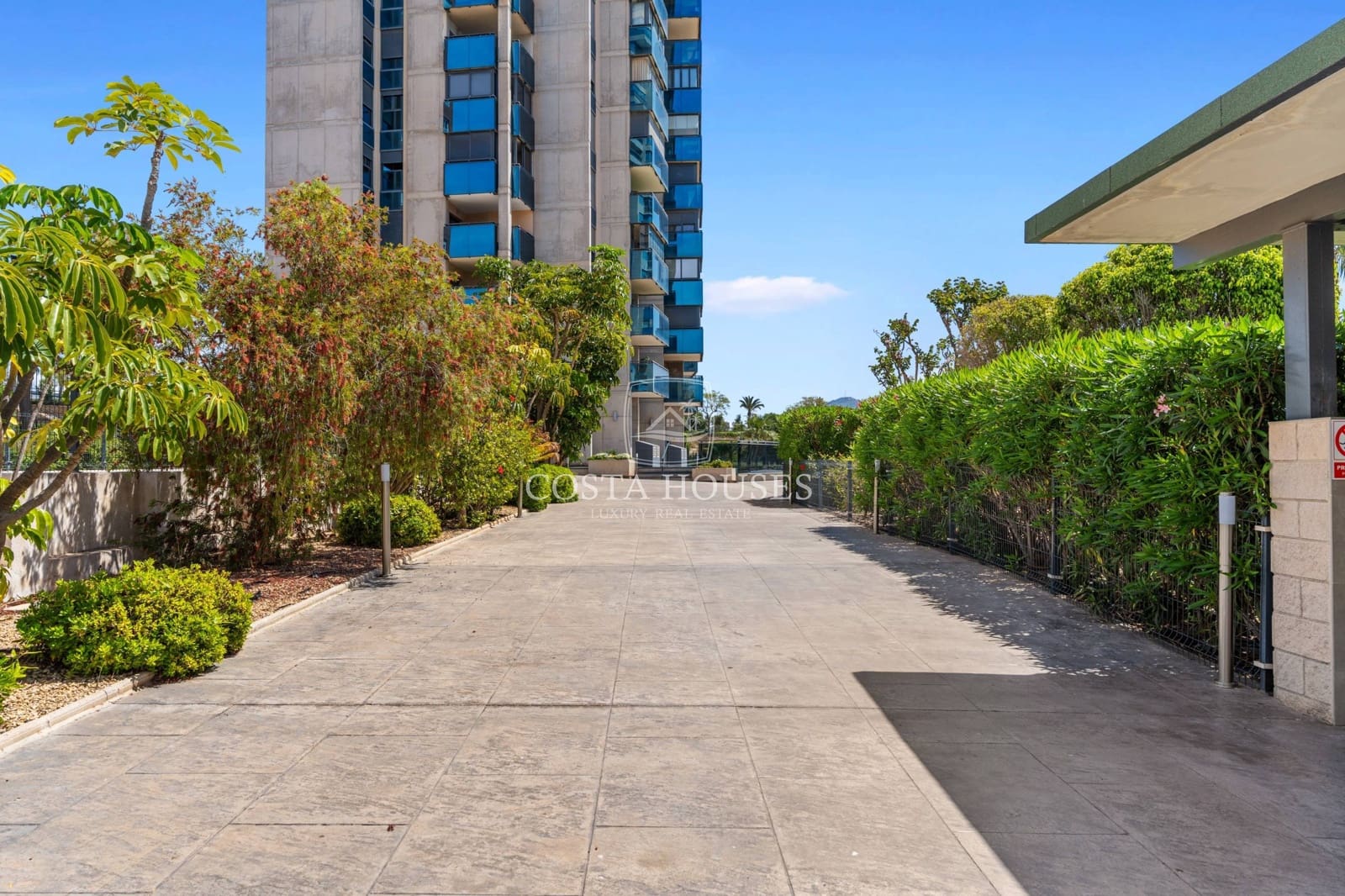 3 soverom Penthouse til salgs i Benidorm med svømmebasseng garasje - € 690 000 (Ref: 9065134)